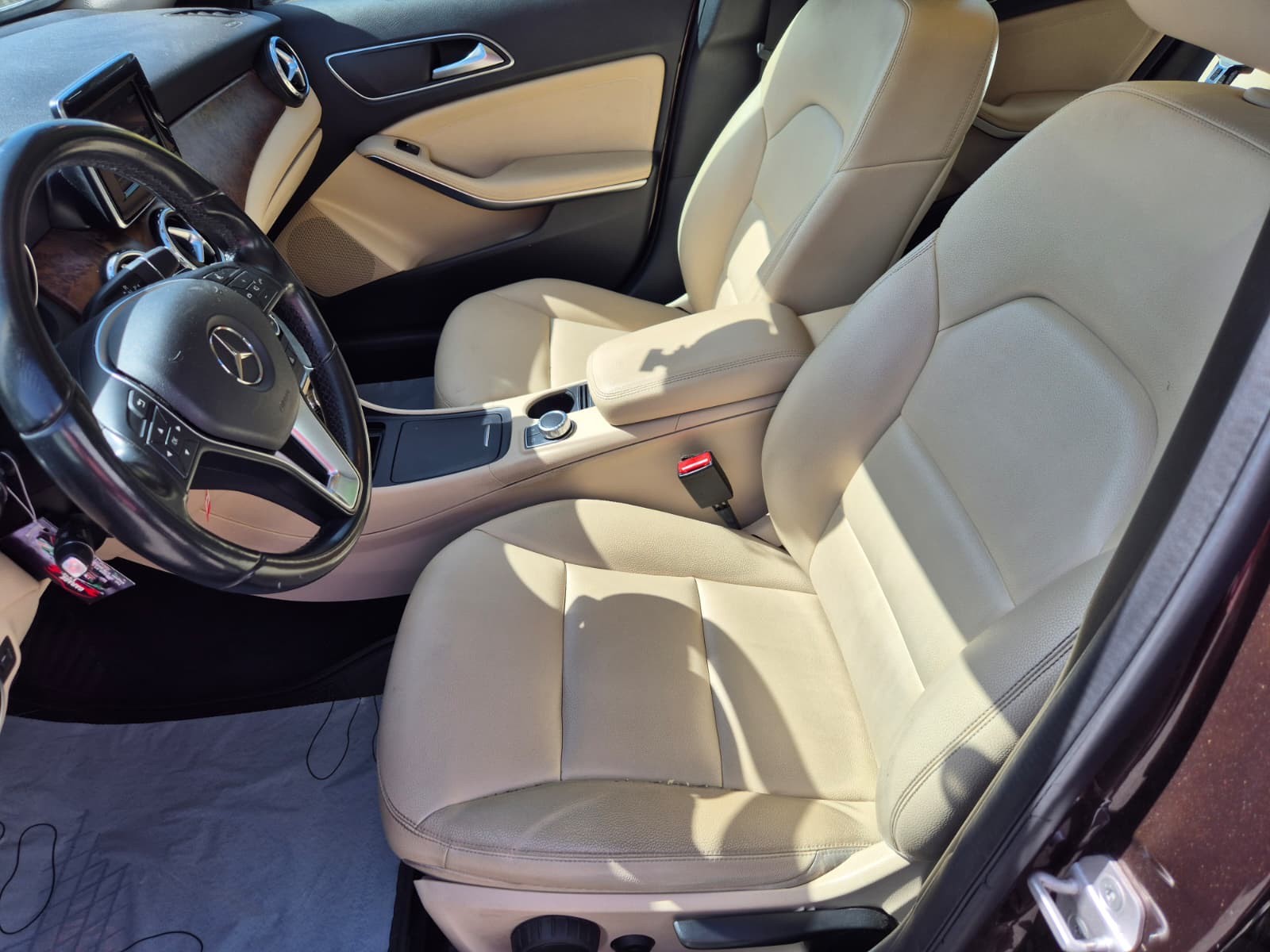 MERCEDES-BENZ GLA 250 Style 7G-DCT-image-7