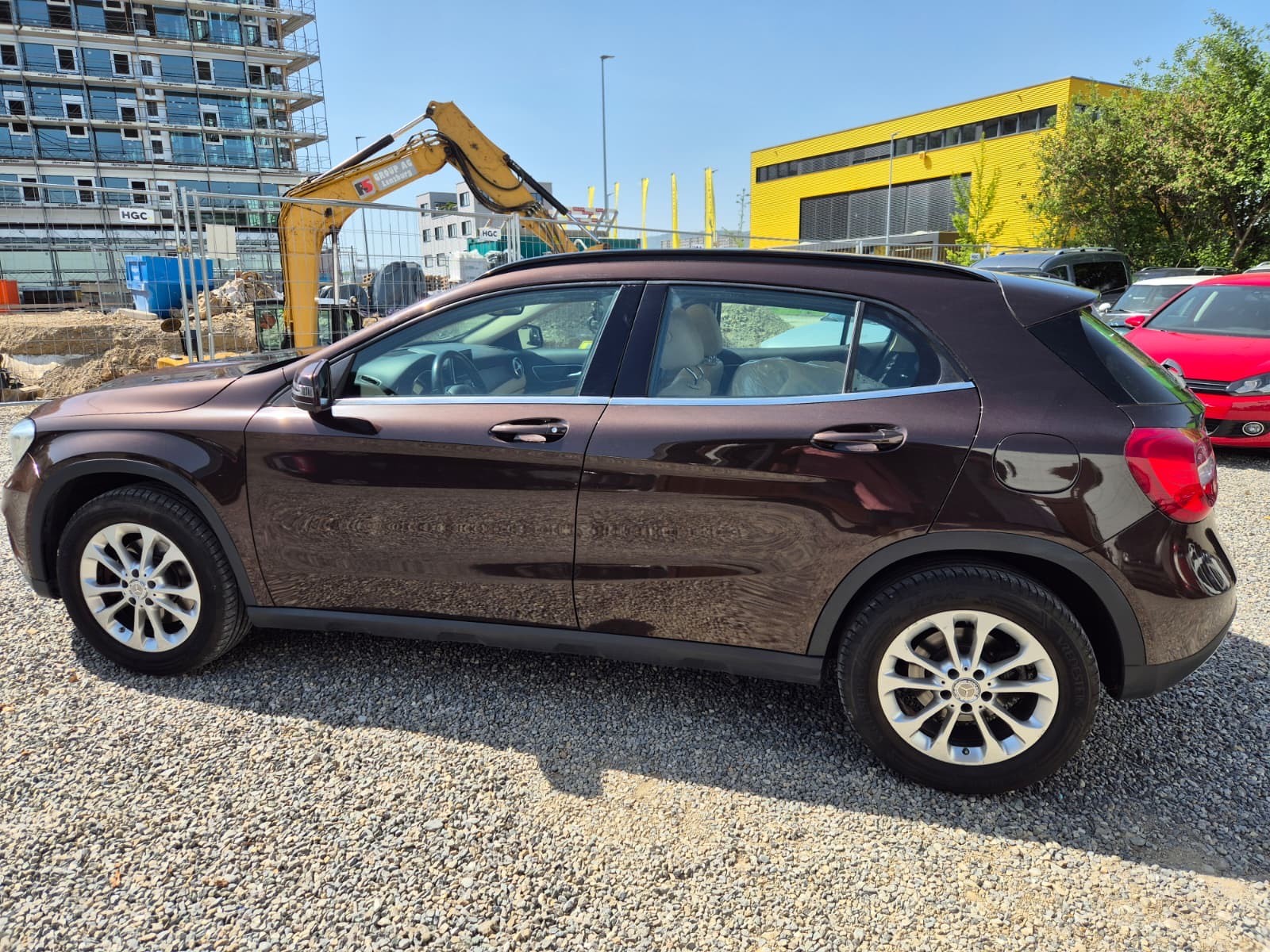 MERCEDES-BENZ GLA 250 Style 7G-DCT-image-2