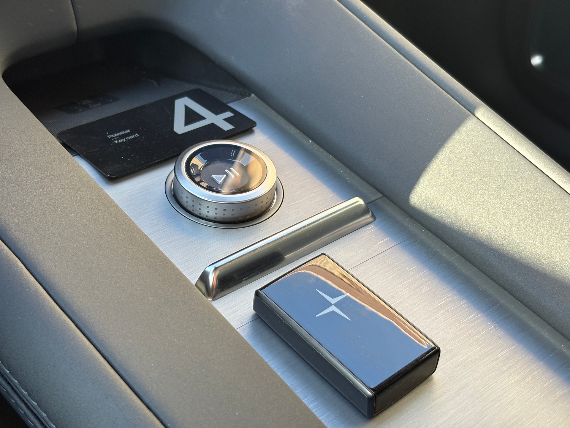 POLESTAR Polestar 4 Long Range Dual 100kWh-image-12