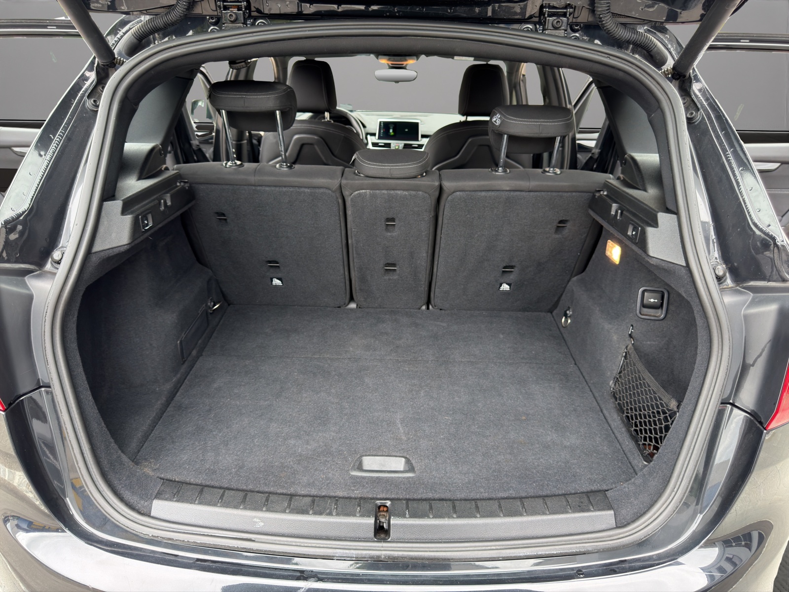 BMW 218d xDrive Active Tourer Steptronic-image-18