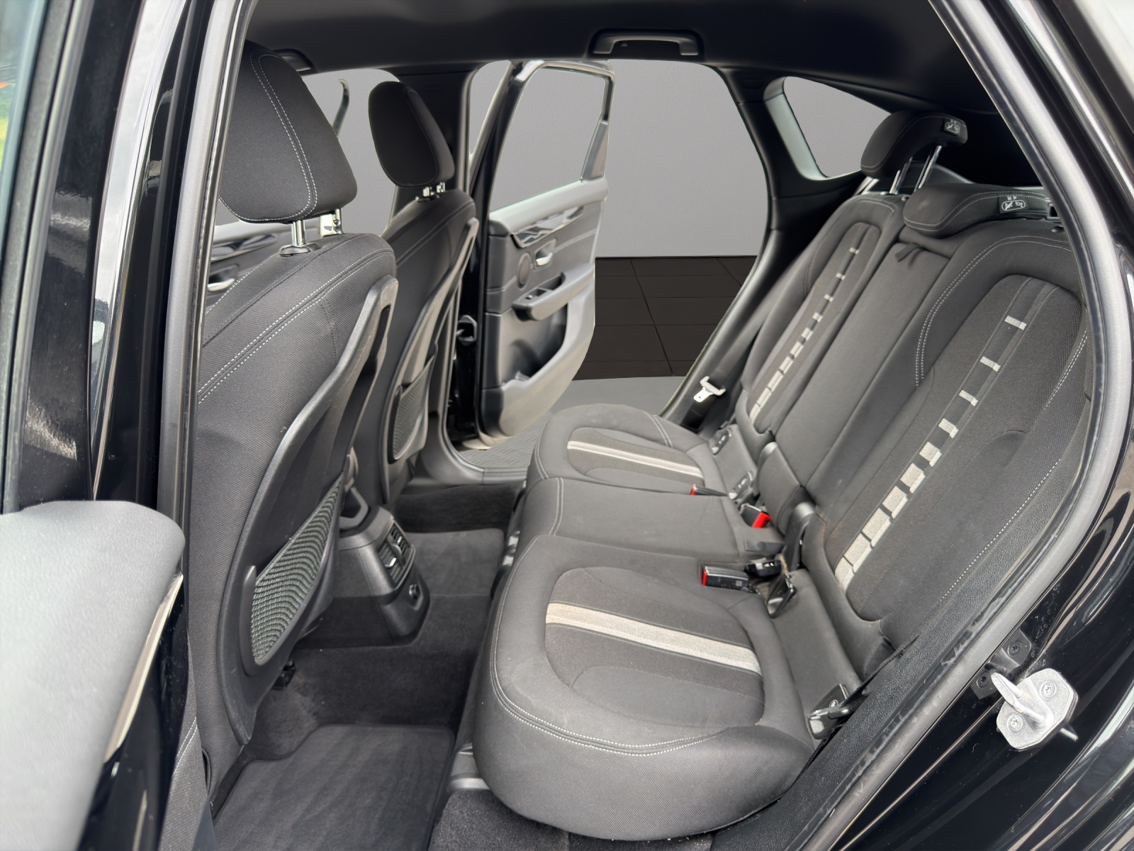 BMW 218d xDrive Active Tourer Steptronic-image-12