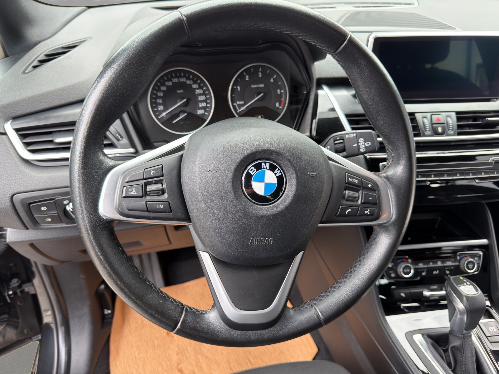 BMW 218d xDrive Active Tourer Steptronic-image-9