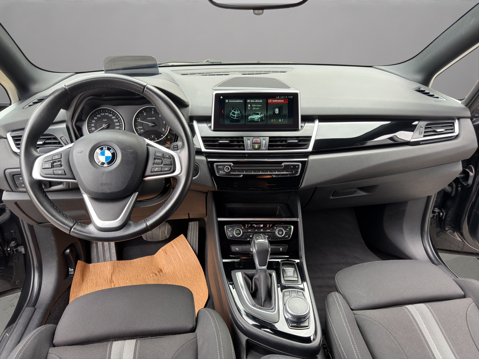 BMW 218d xDrive Active Tourer Steptronic-image-13