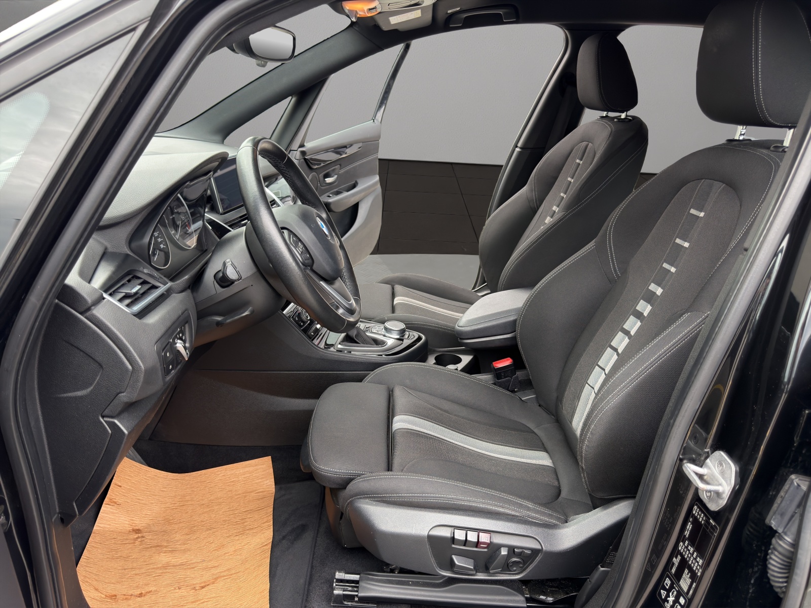 BMW 218d xDrive Active Tourer Steptronic-image-8