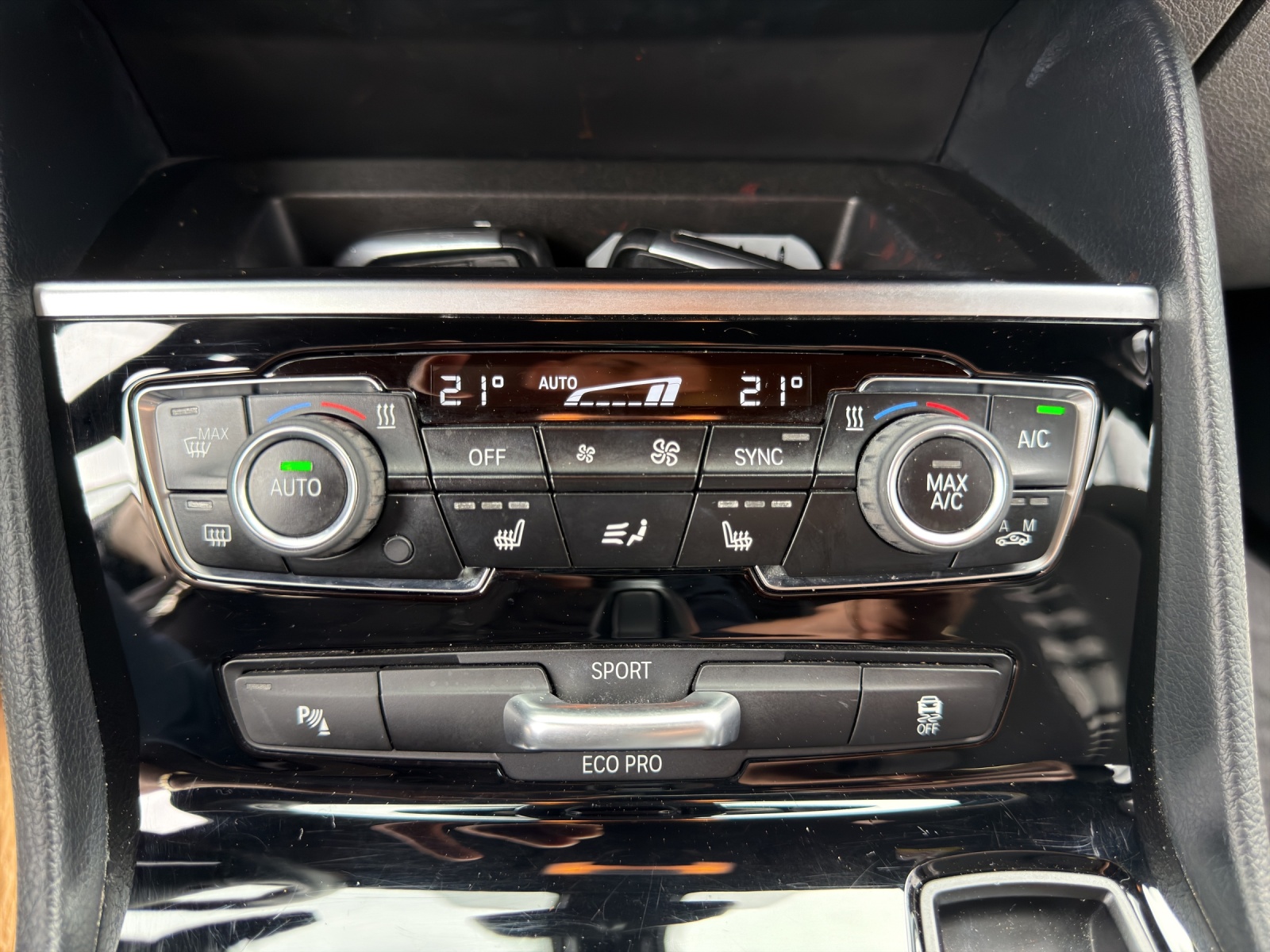 BMW 218d xDrive Active Tourer Steptronic-image-15