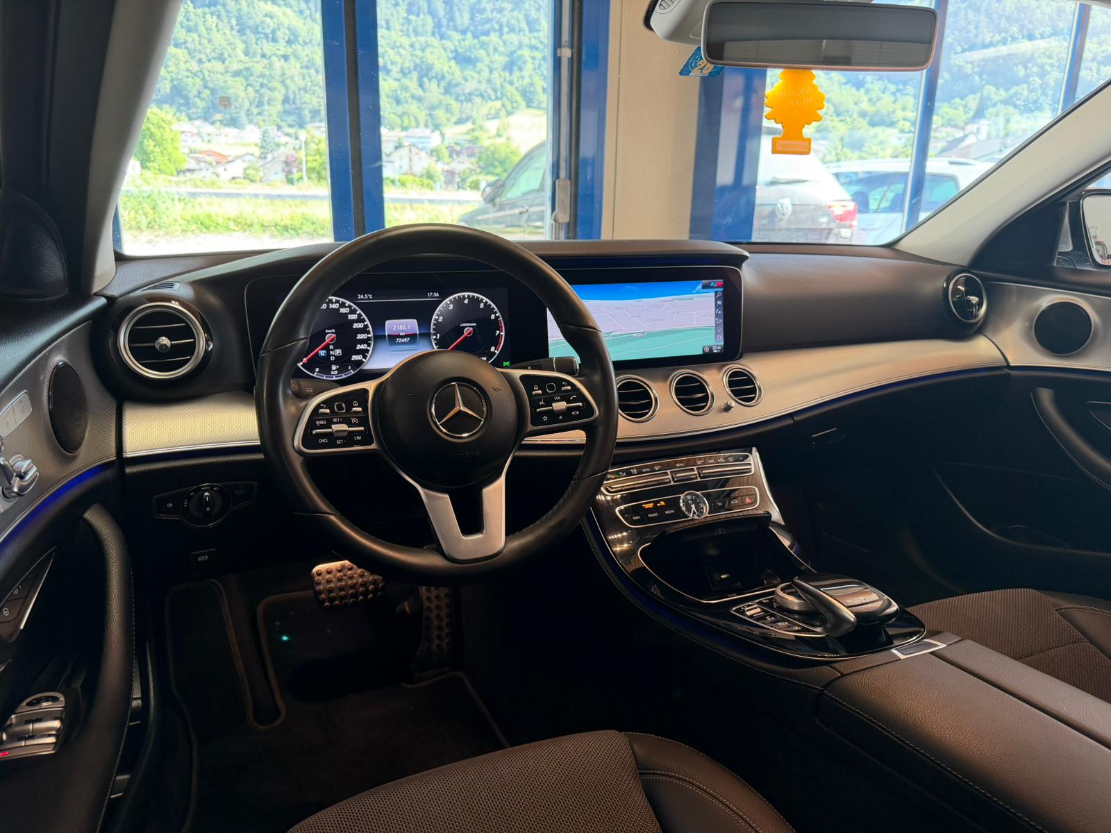 MERCEDES-BENZ E 200 Exclusive 4Matic 9G-Tronic-image-13