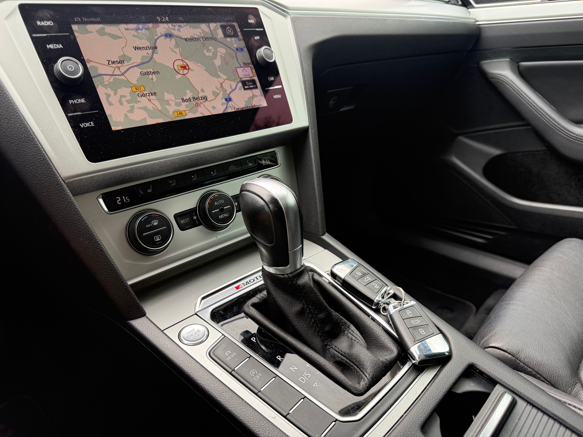 VW Passat Variant 2.0 TDI BMT Highline DSG 4Motion-image-7