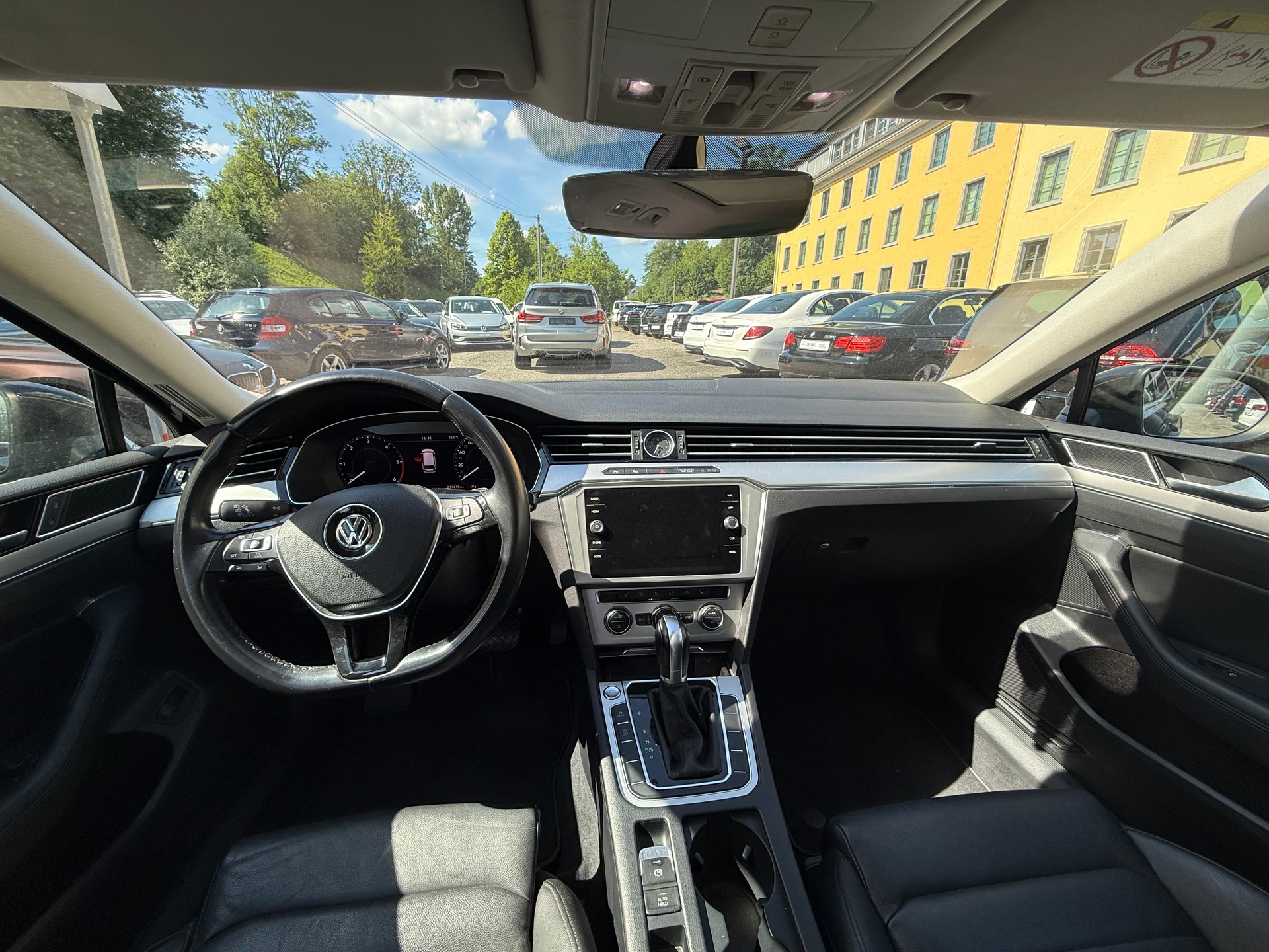 VW Passat Variant 2.0 TDI BMT Highline DSG 4Motion-image-3