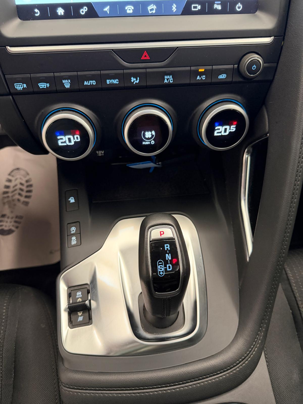 JAGUAR E-Pace 2.0 P200 S AWD Automatik-image-17
