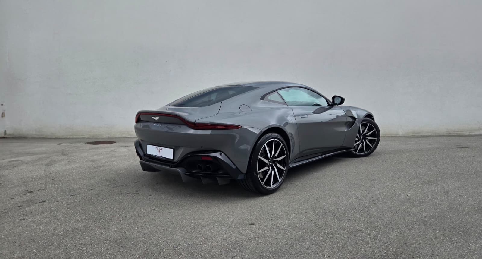 ASTON MARTIN V8 Vantage 4.0 Coupé-image-2