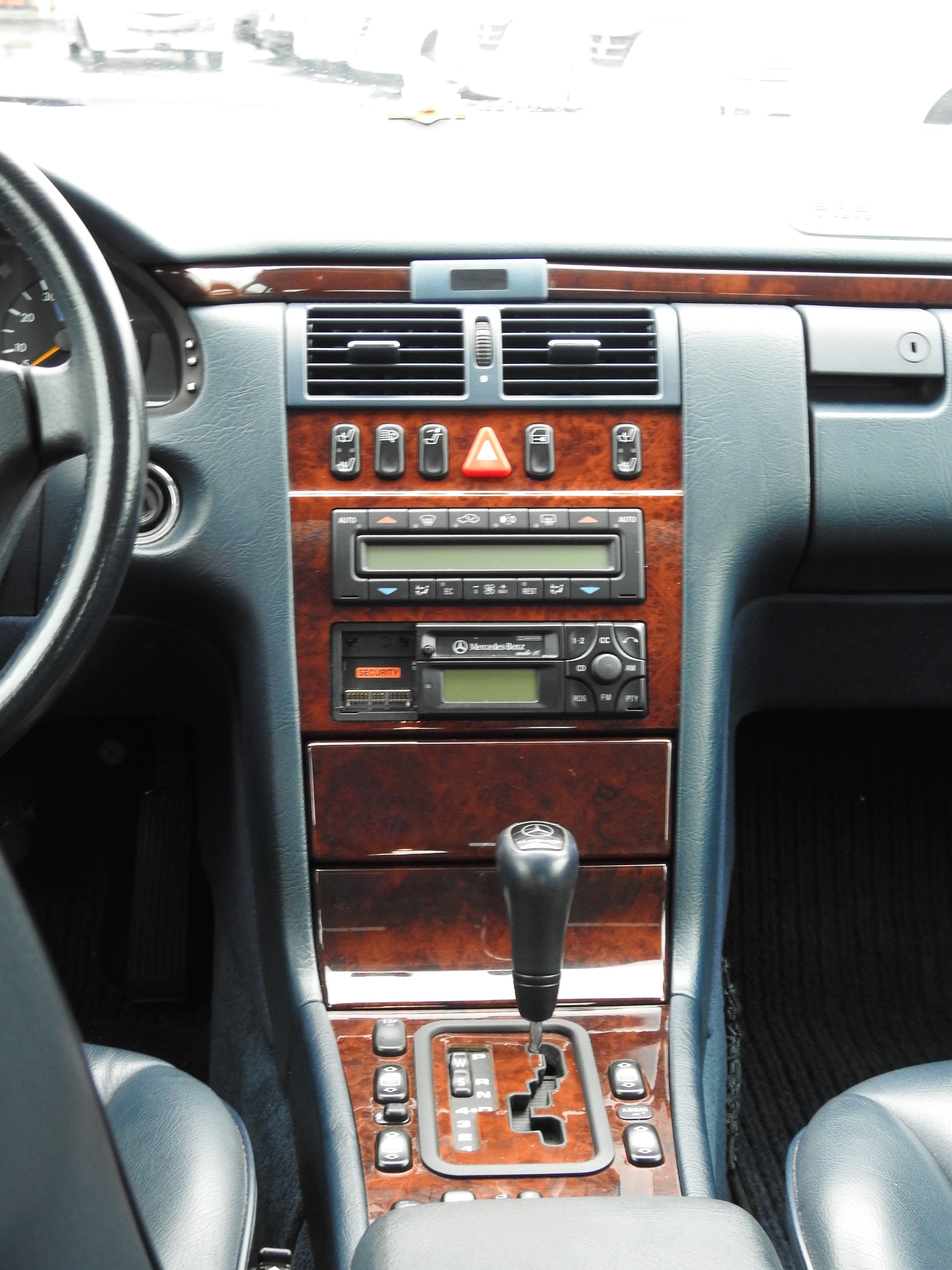 MERCEDES-BENZ E 430 Elégance Automatic-image-16