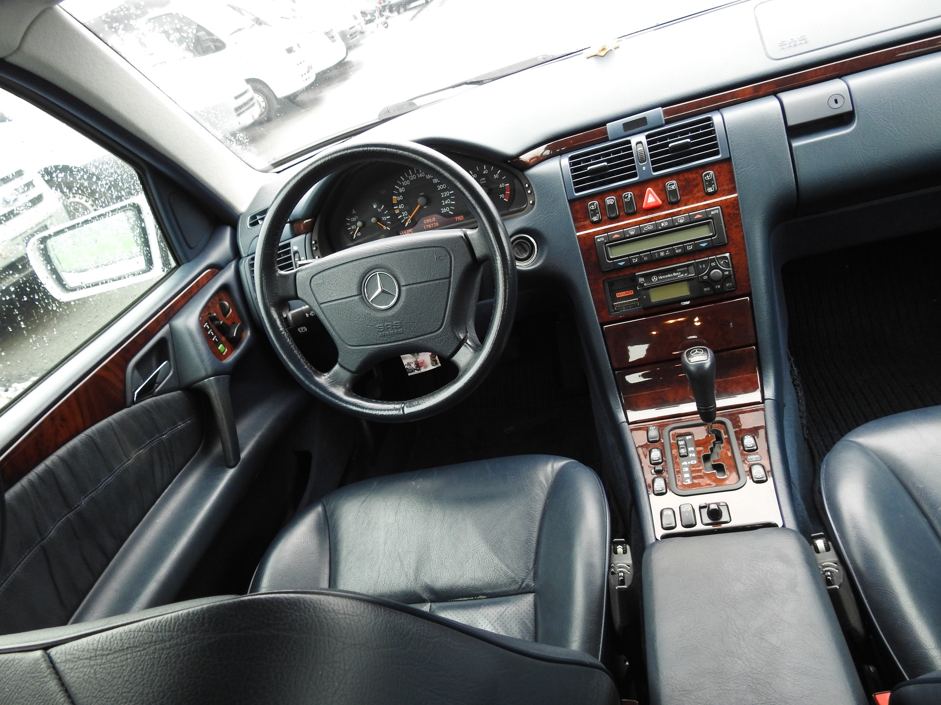 MERCEDES-BENZ E 430 Elégance Automatic-image-18