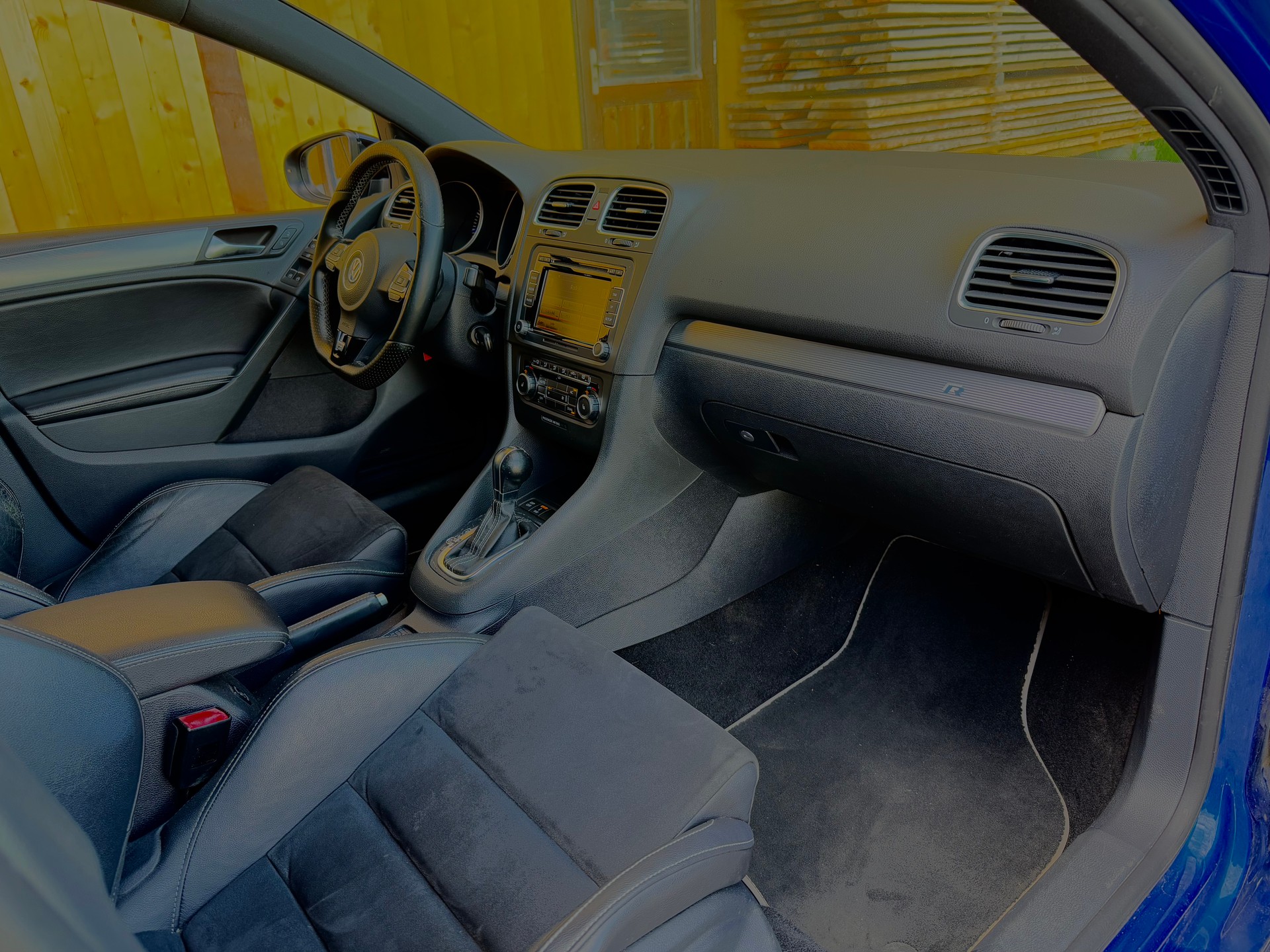 VW Golf 2.0 TSI R 4Motion DSG-image-10