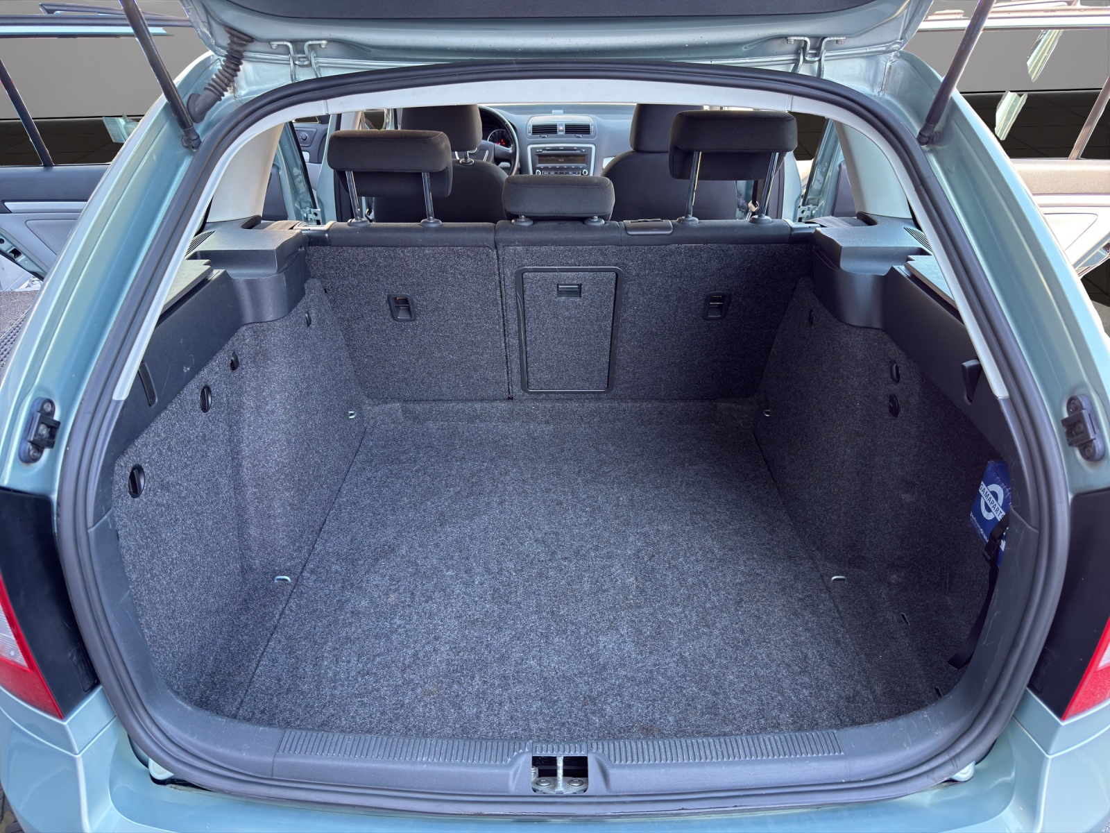 SKODA Octavia Combi 1.4 TSI Ambition-image-18