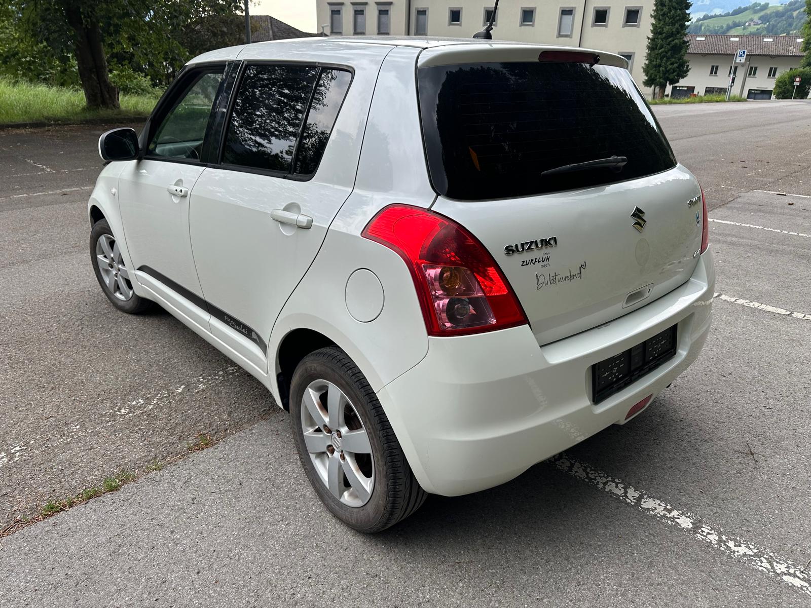 SUZUKI Swift 1.3i 16V GL Top Piz Sulai LE 4x4-image-4