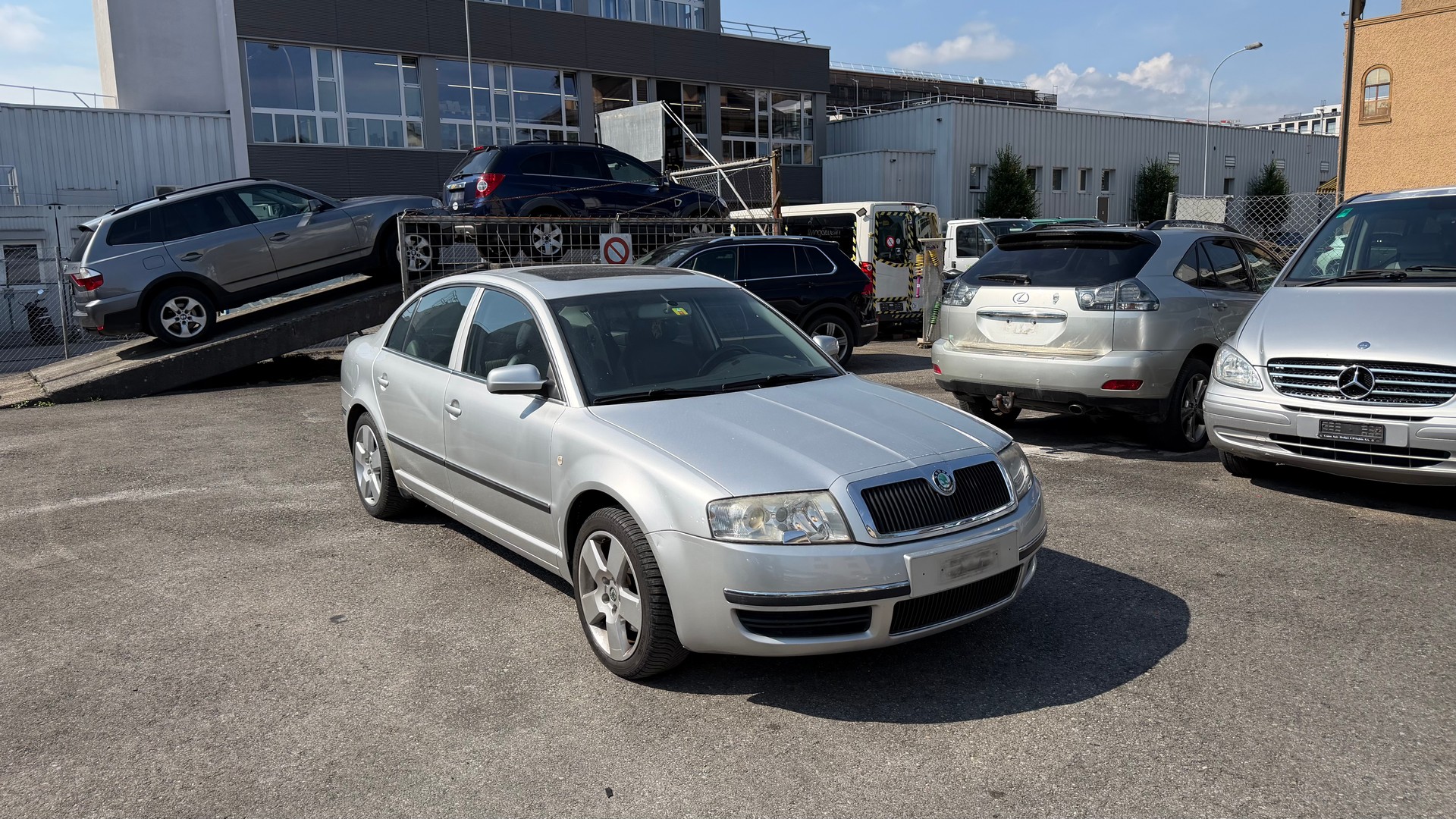 SKODA Superb 2.8 V6 Elegance-image-1