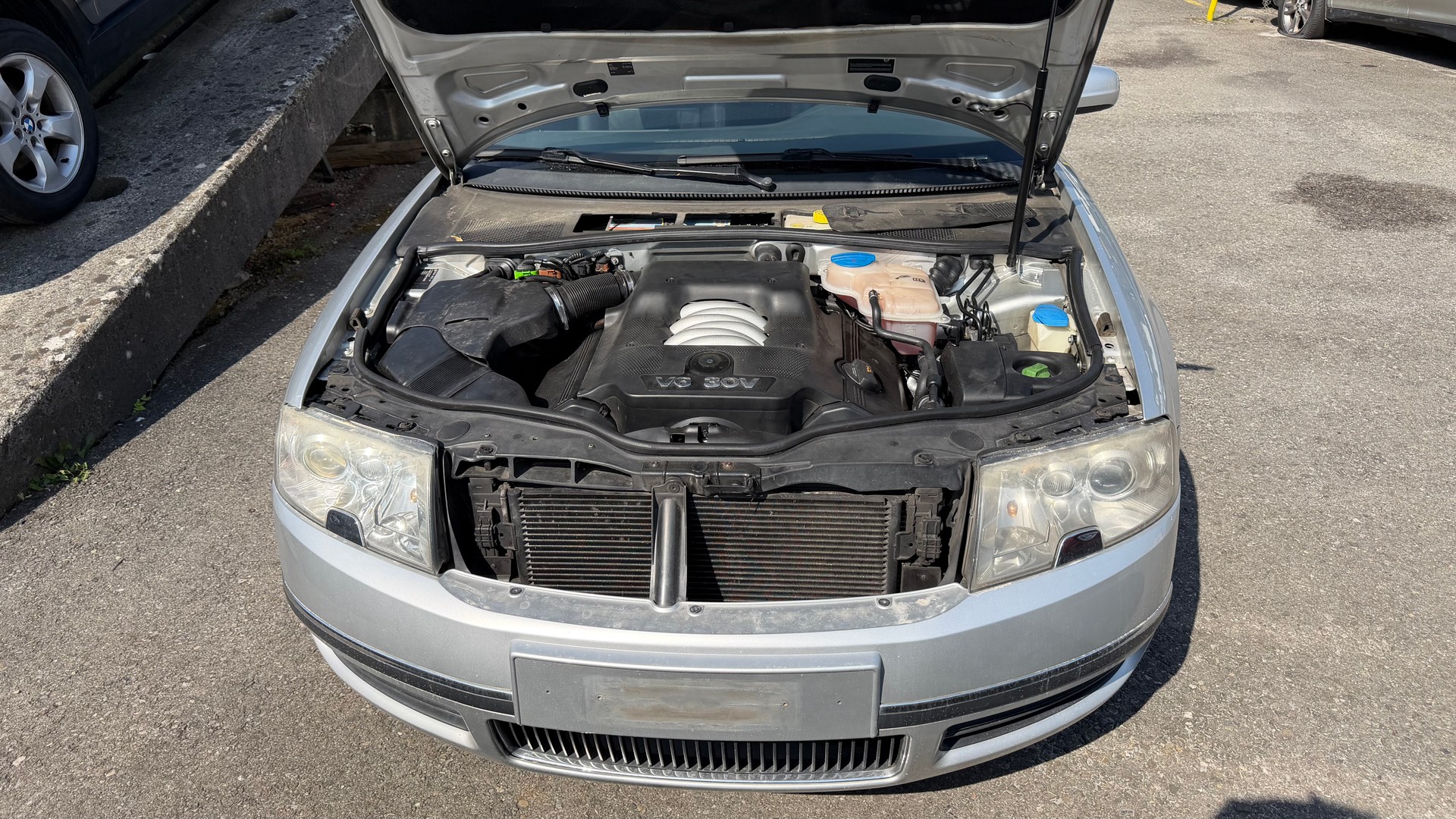 SKODA Superb 2.8 V6 Elegance-image-12