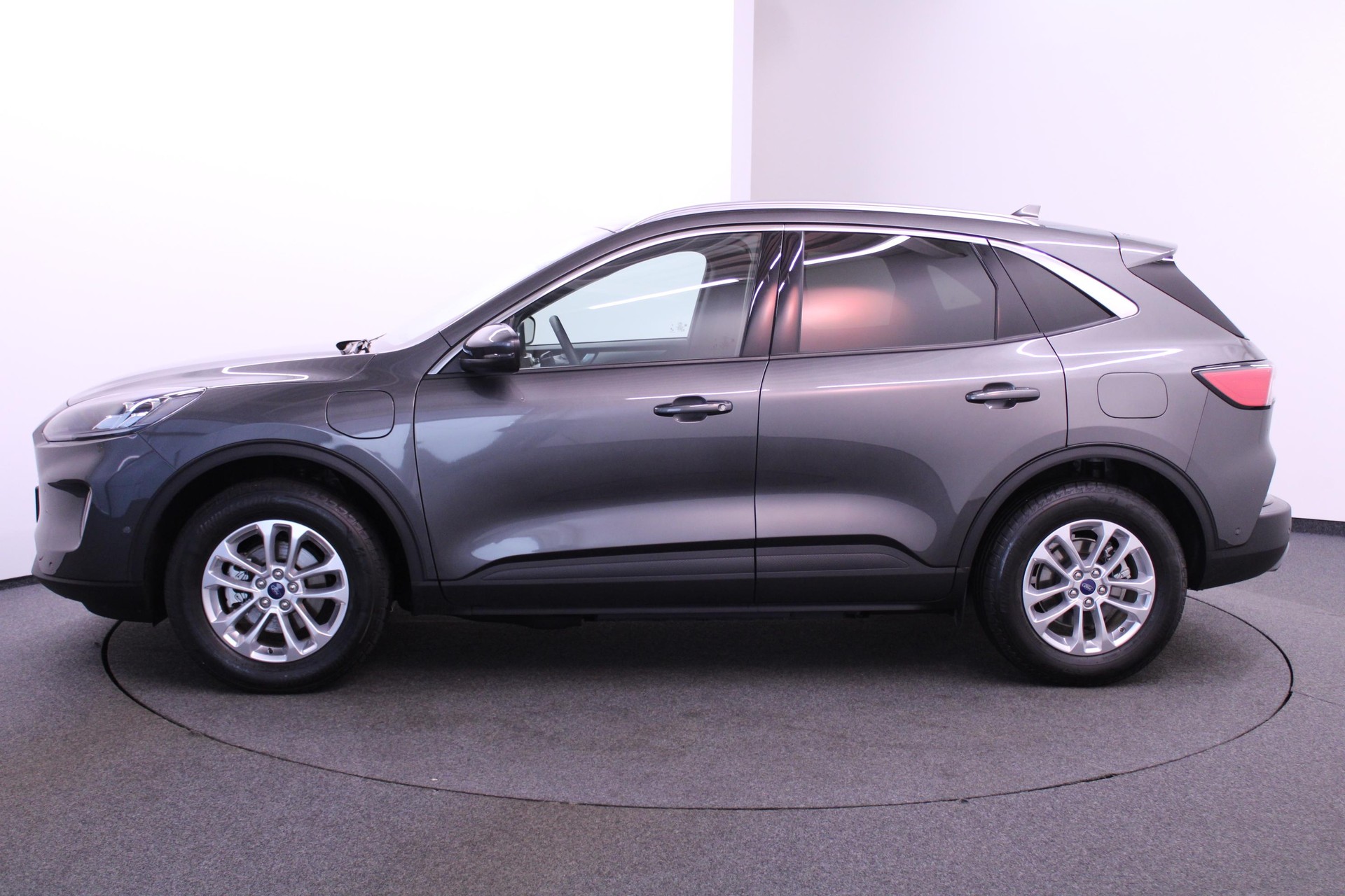 FORD Kuga 2.5 Plug-in Hybrid Titanium X-showroom-element-3
