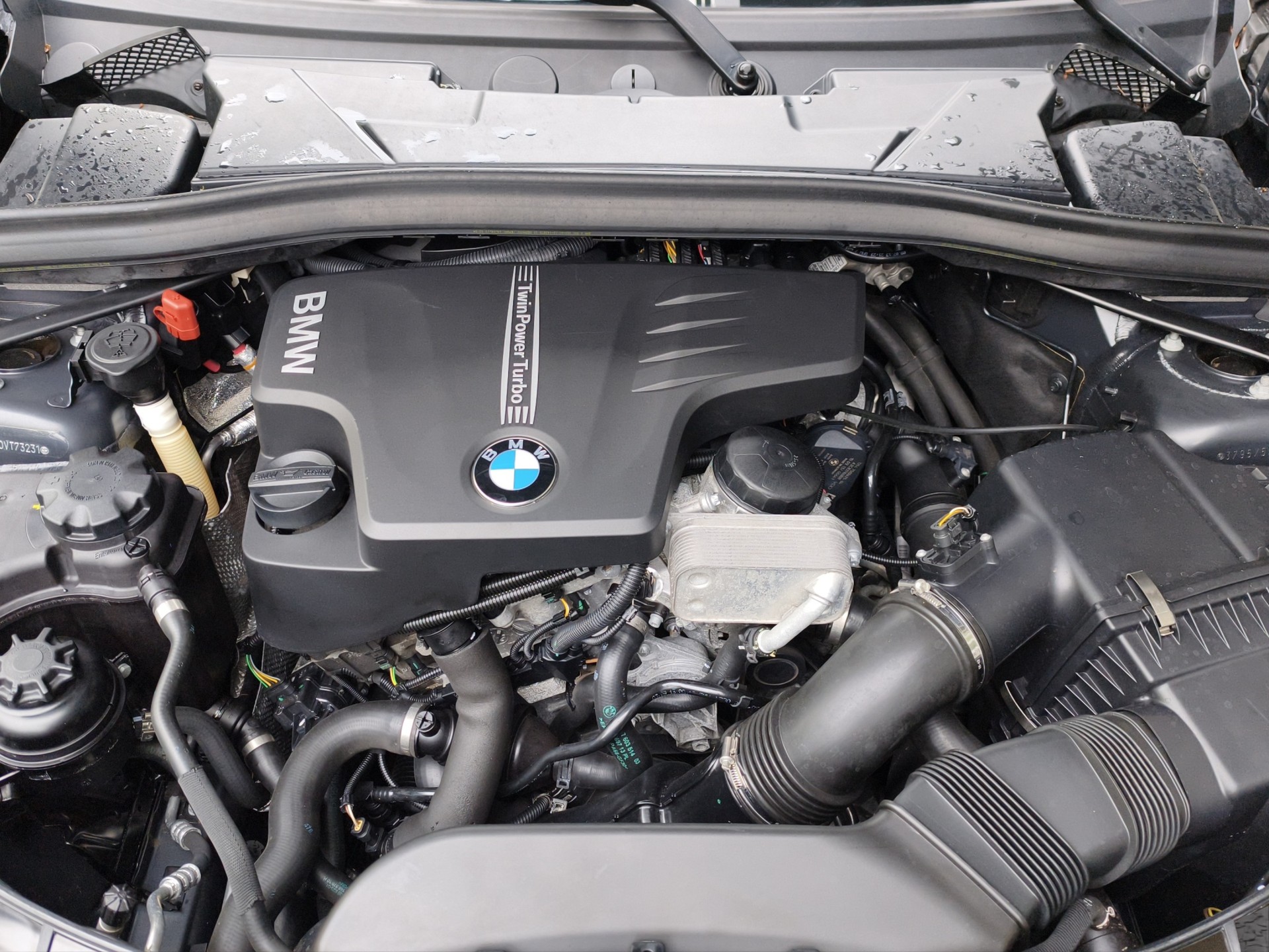 BMW X1 xDrive 20i Steptronic-image-17