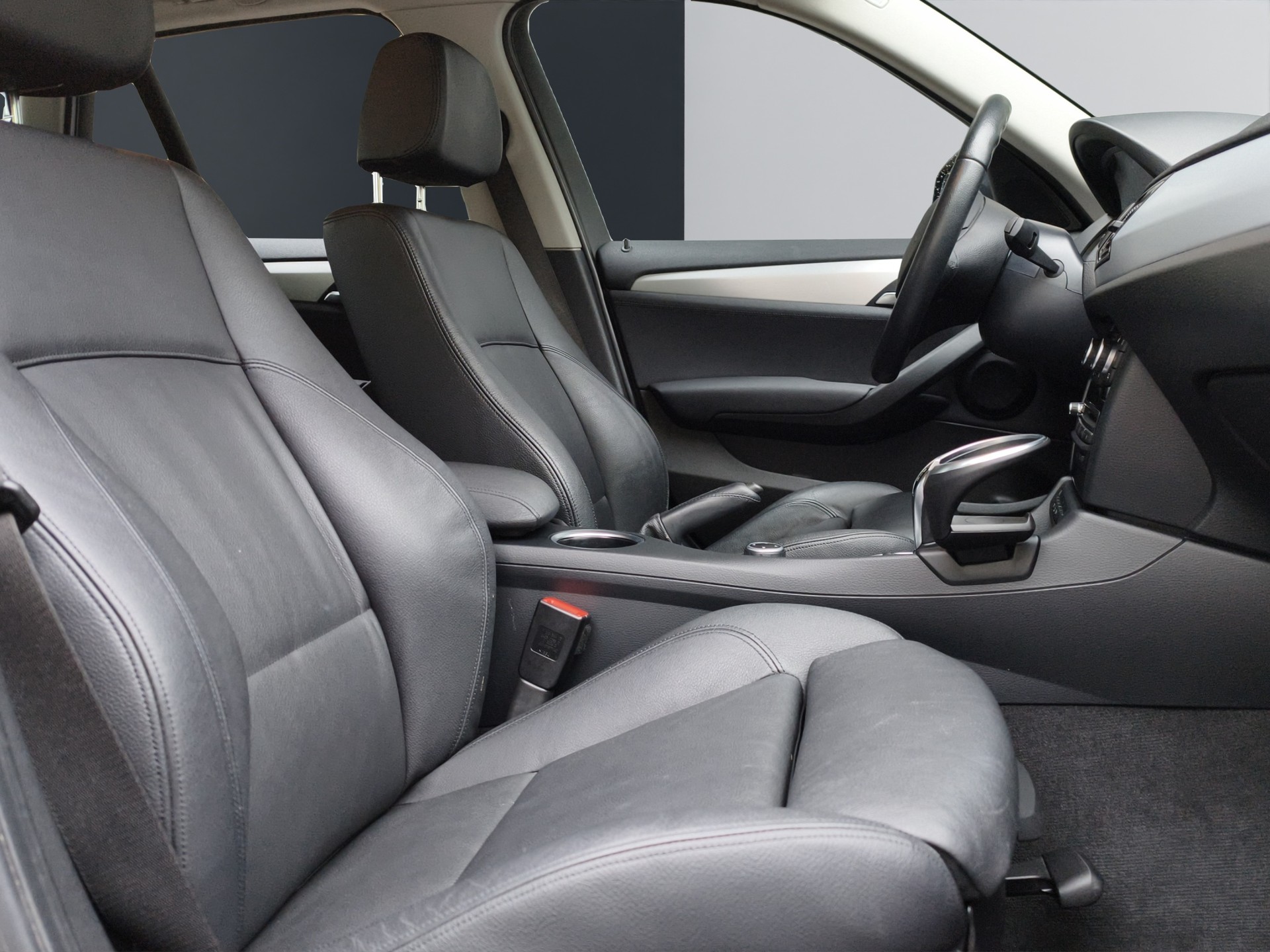 BMW X1 xDrive 20i Steptronic-image-9