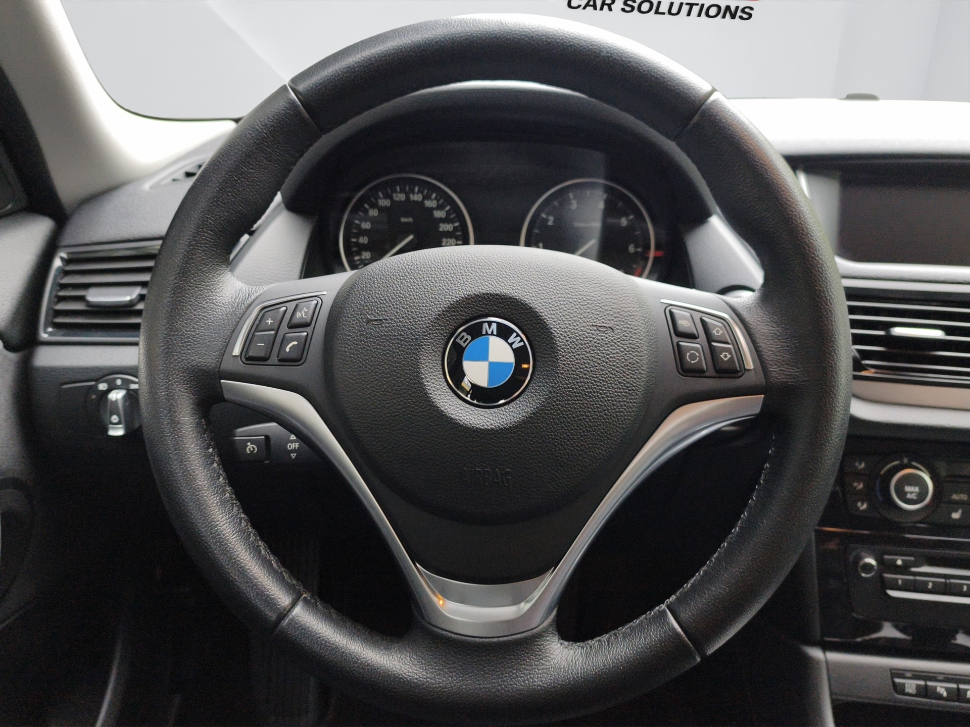 BMW X1 xDrive 20i Steptronic-image-11