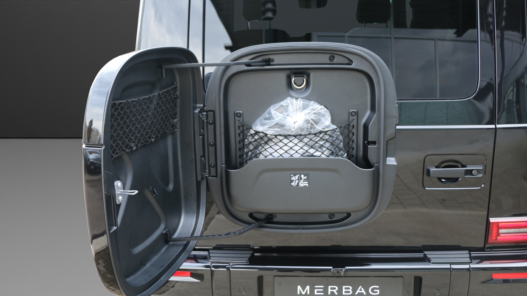 MERCEDES-BENZ G 580 EQ 116kWh-image-9