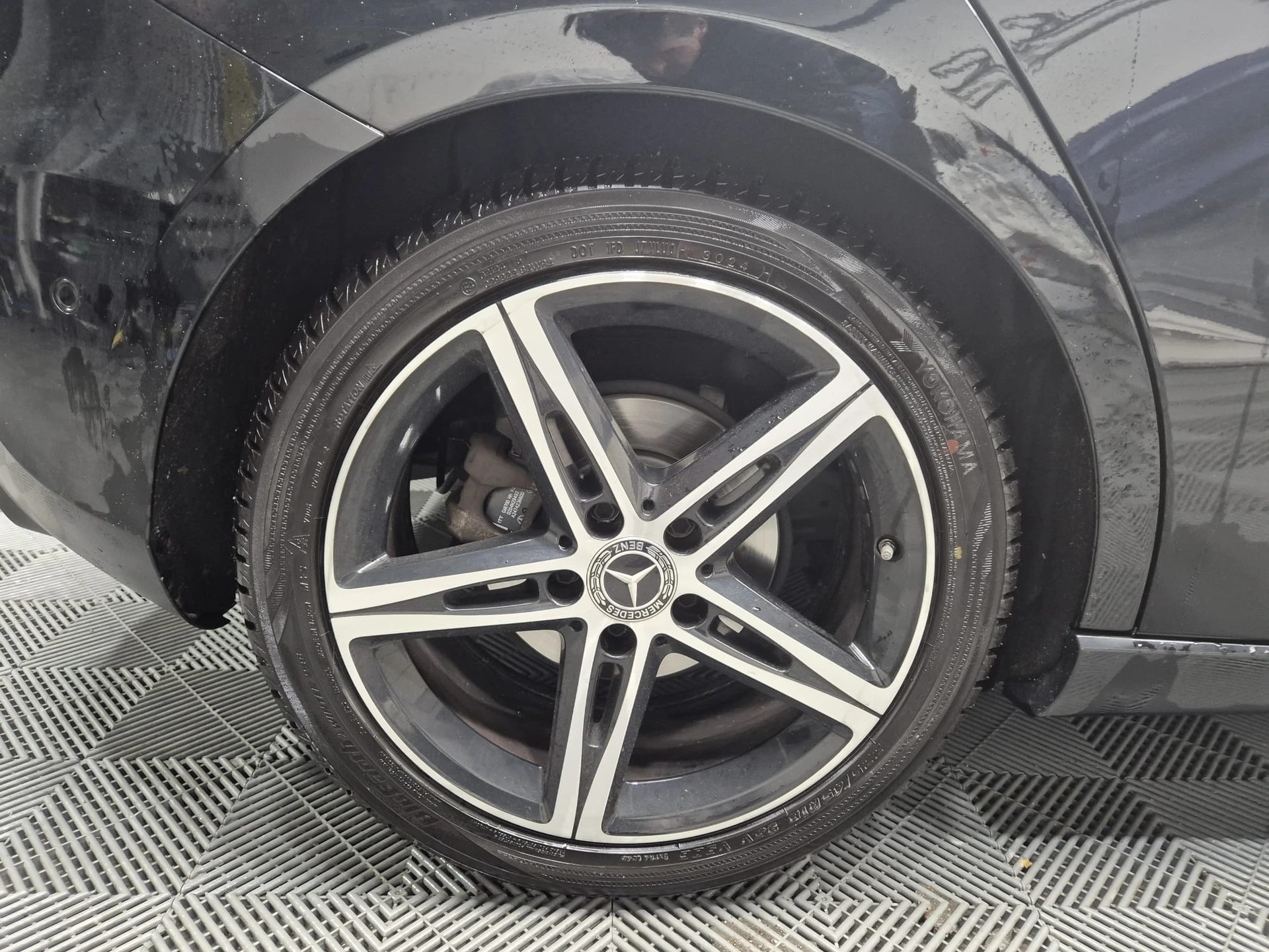 MERCEDES-BENZ A 180 Style 7G-DCT-image-23