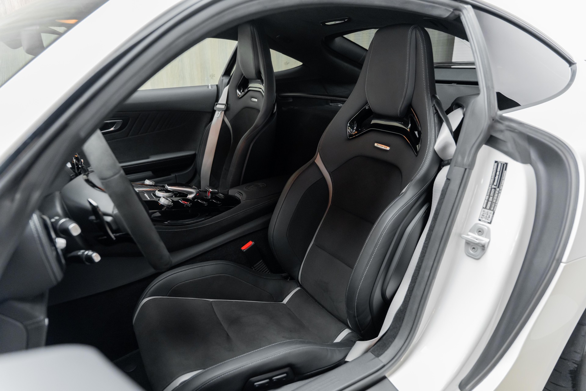 MERCEDES-BENZ AMG GT R Speedshift DCT-image-5
