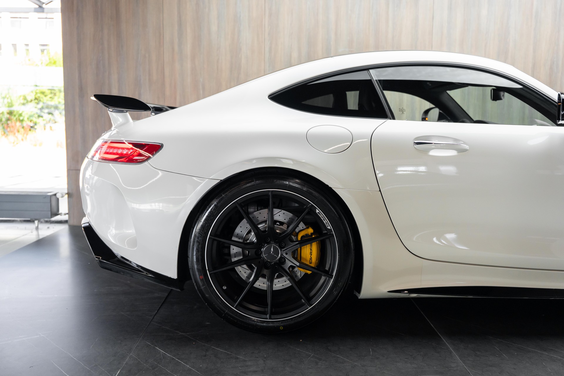 MERCEDES-BENZ AMG GT R Speedshift DCT-image-30