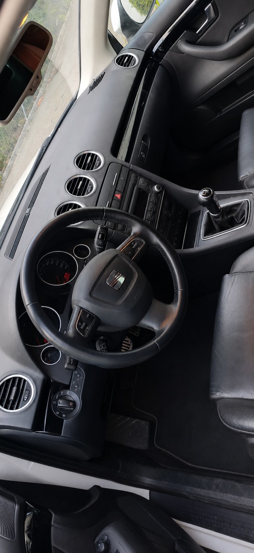 SEAT 2.0 TSI 211 Sport-image-3