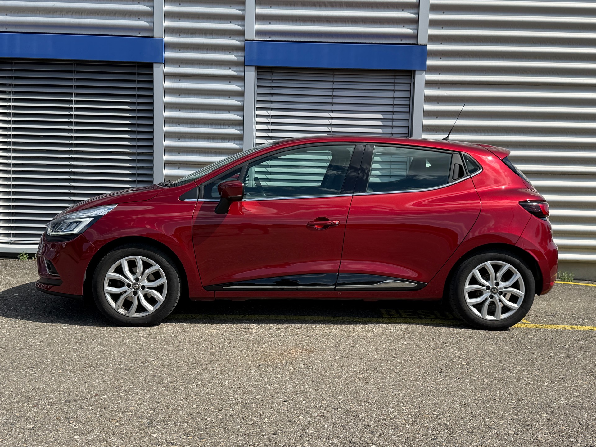 RENAULT Clio 1.2 TCe 120 Intens S/S-showroom-element-3