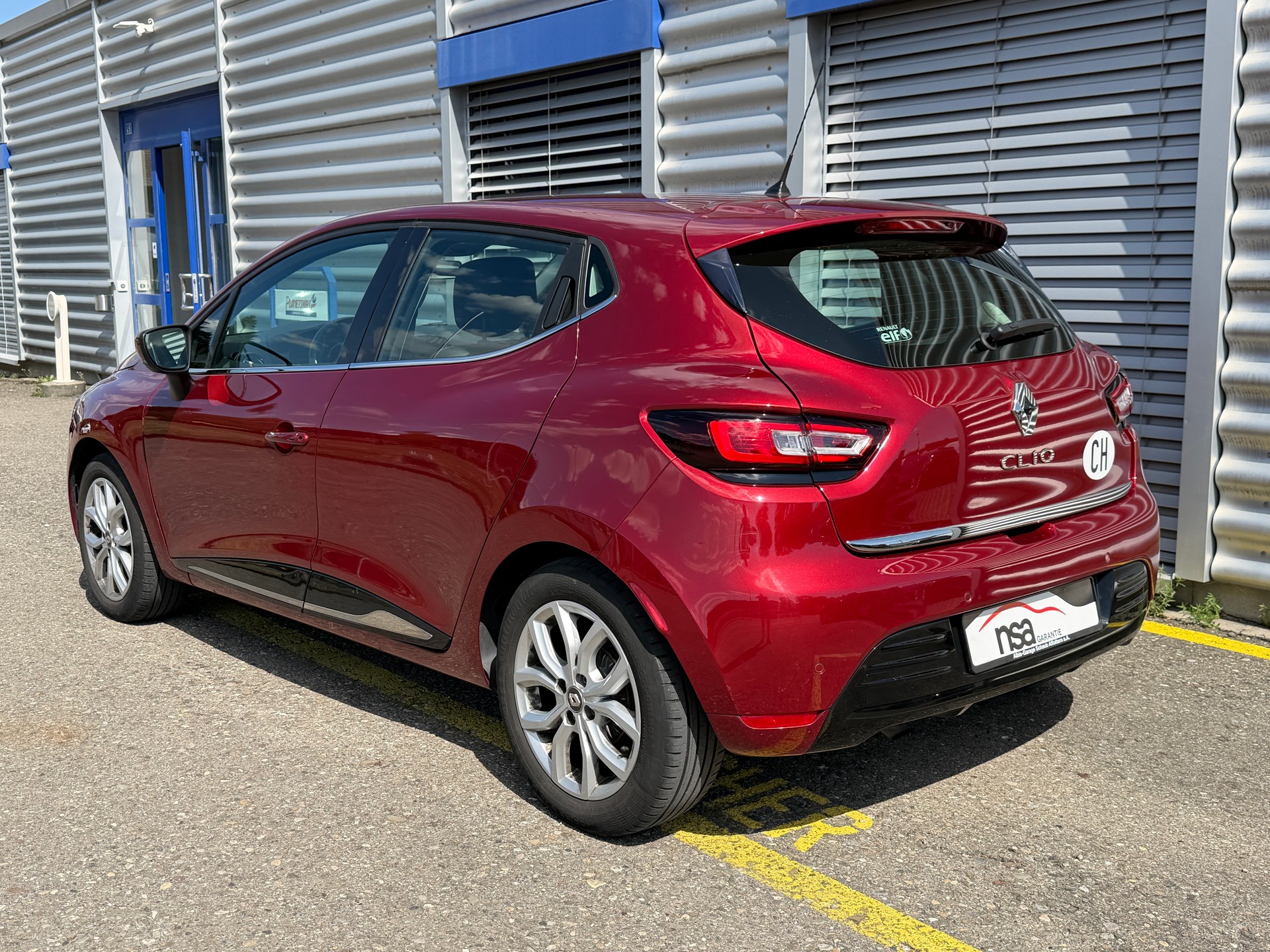 RENAULT Clio 1.2 TCe 120 Intens S/S-image-6