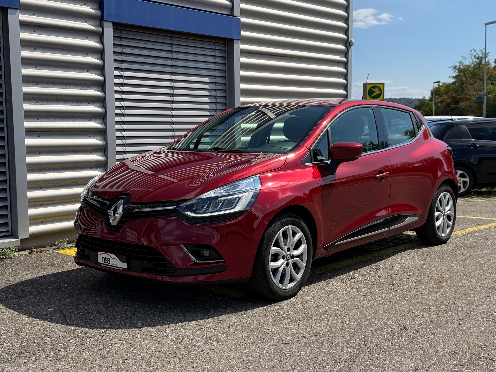 RENAULT Clio 1.2 TCe 120 Intens S/S-showroom-element-1