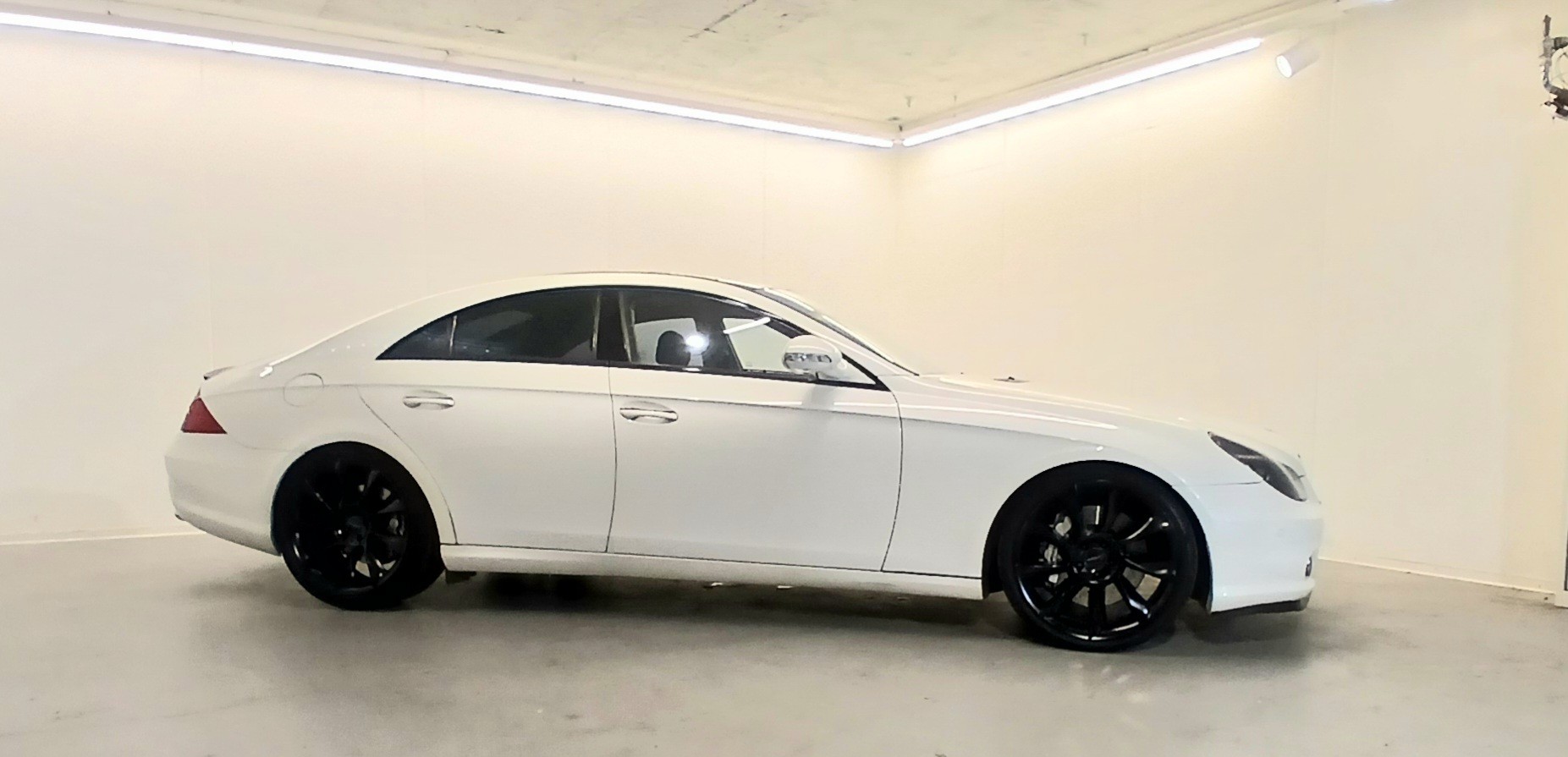 MERCEDES-BENZ CLS 55 AMG Automatic-showroom-element-3