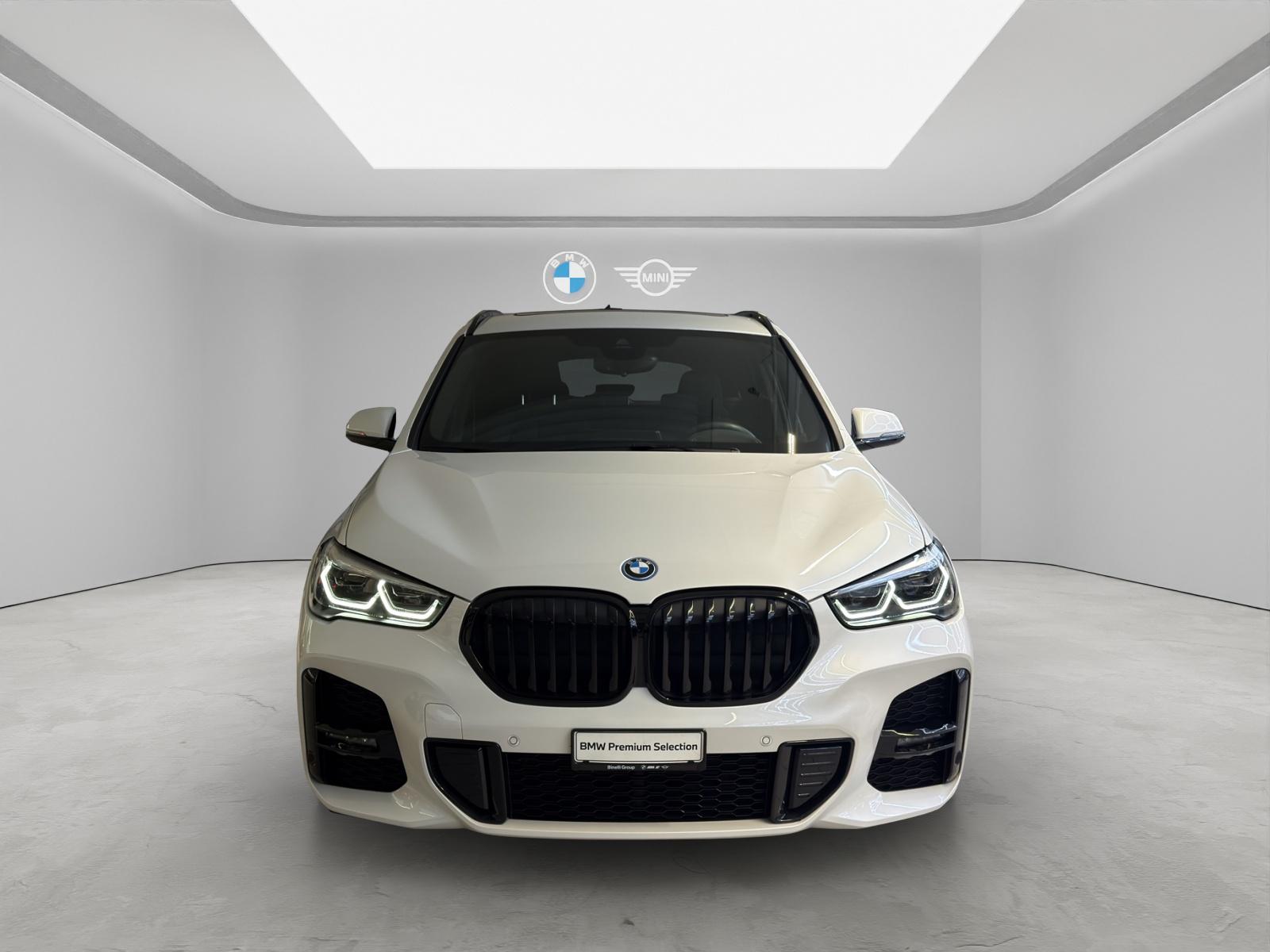 BMW X1 25e xDrive-showroom-element-2