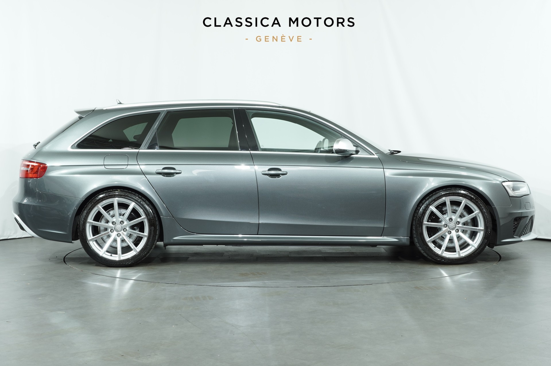 AUDI RS4 Avant 4.2 FSI V8 quattro S-tronic-showroom-element-2