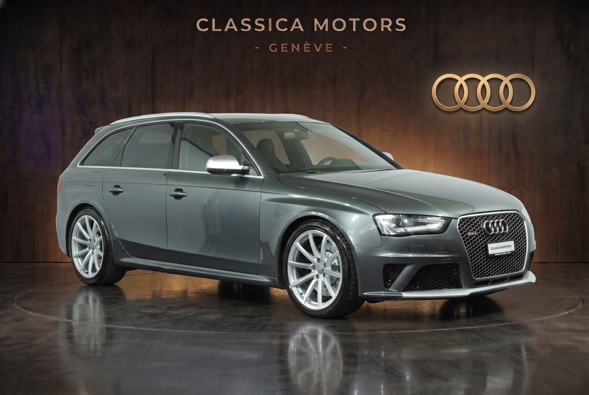 AUDI RS4 Avant 4.2 FSI V8 quattro S-tronic