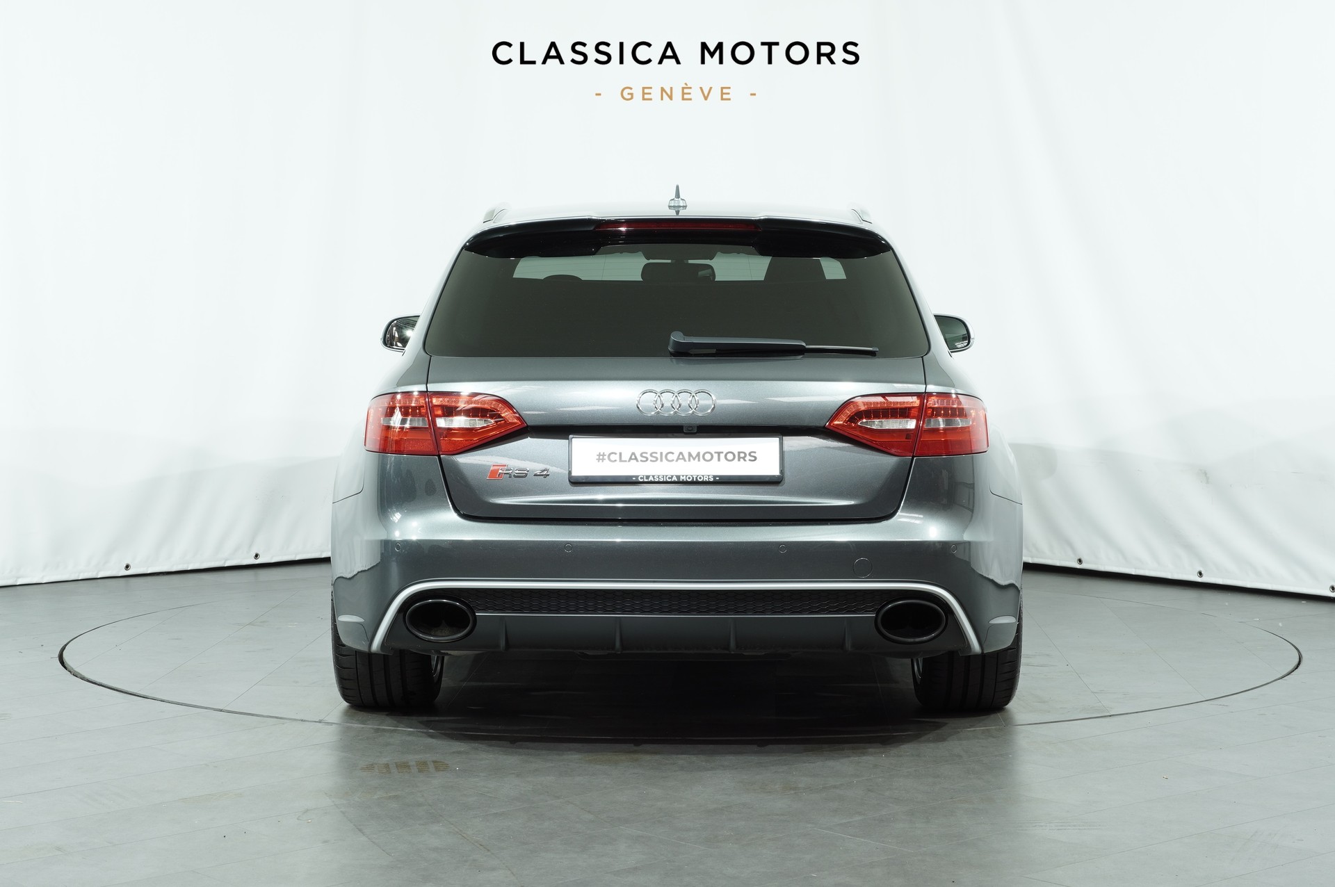 AUDI RS4 Avant 4.2 FSI V8 quattro S-tronic-image-4