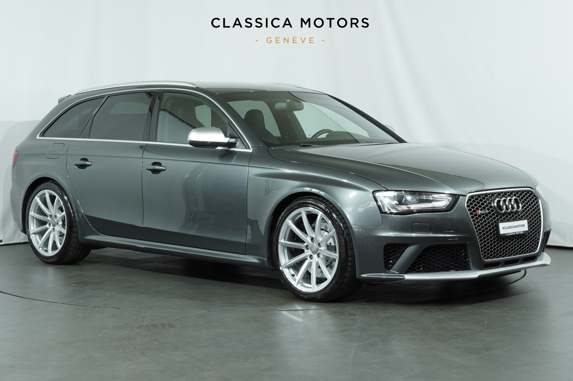 AUDI RS4 Avant 4.2 FSI V8 quattro S-tronic-showroom-element-1