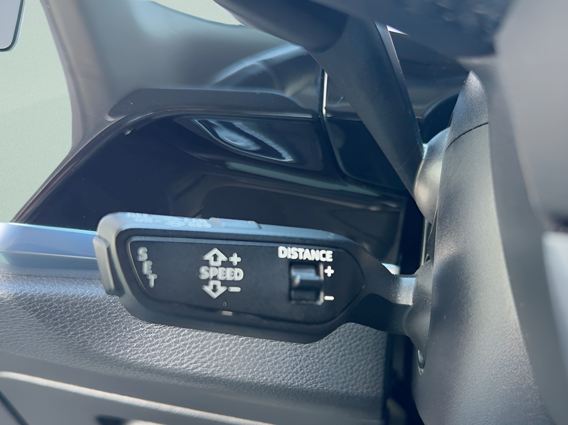 AUDI Q3 35 TDI advanced quattro S-tronic-image-17