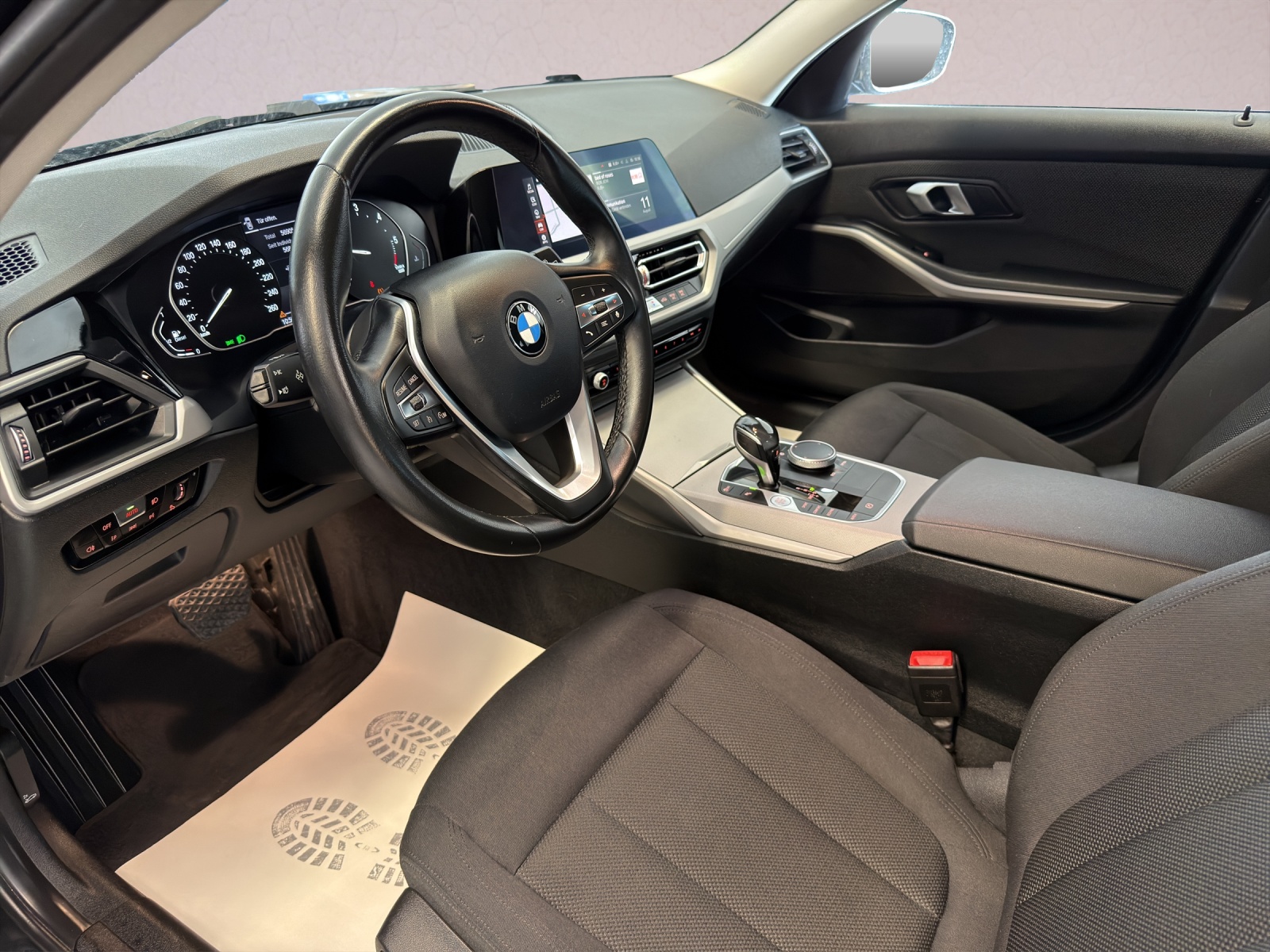 BMW 318d 48V Touring Steptronic-image-11