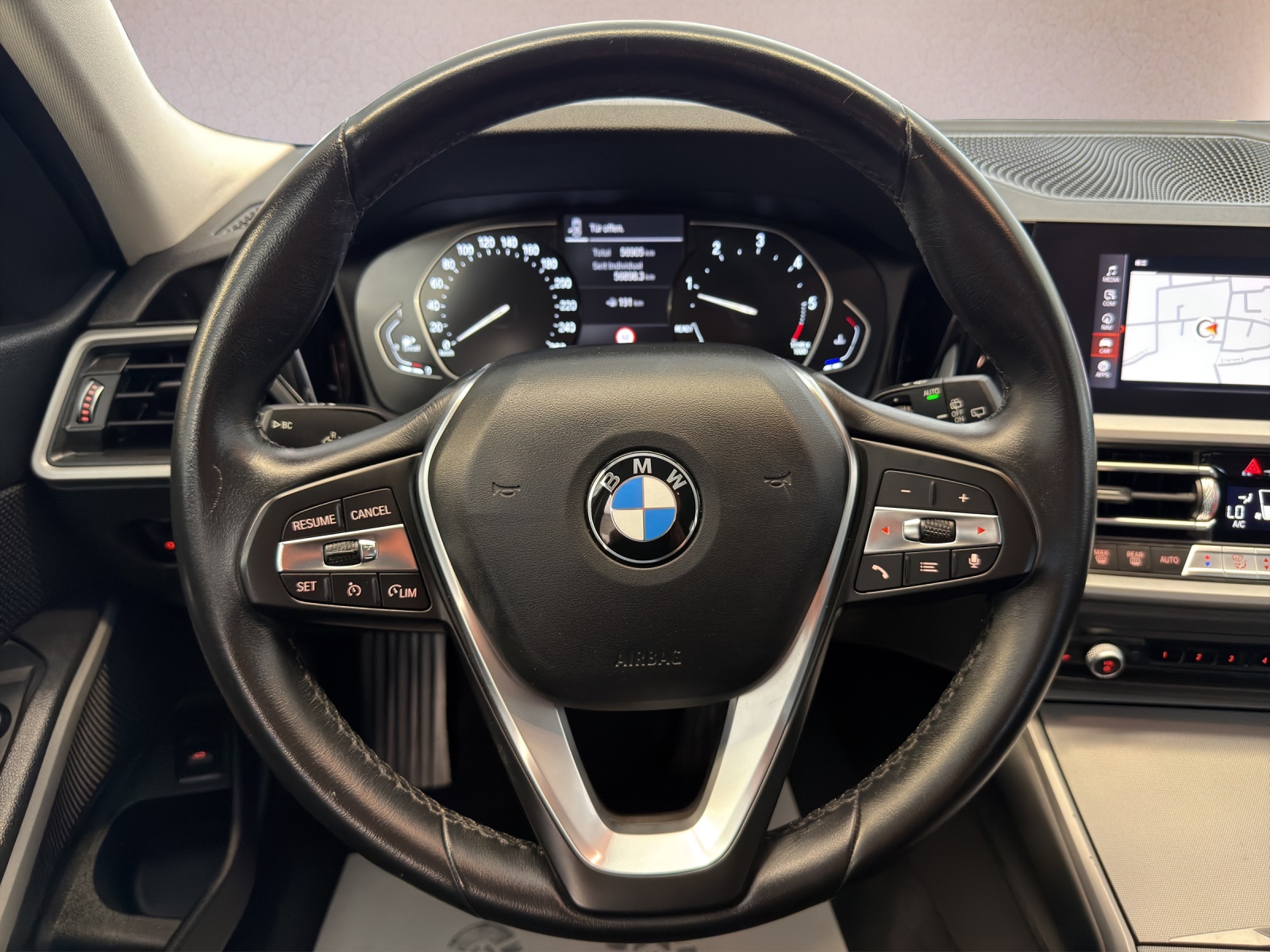 BMW 318d 48V Touring Steptronic-image-9