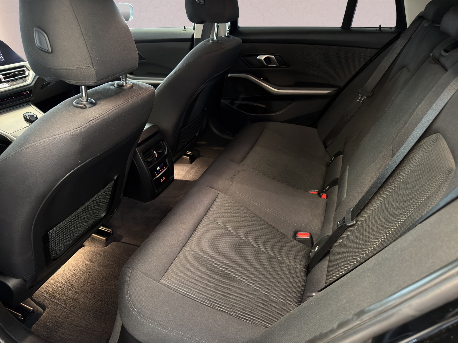 BMW 318d 48V Touring Steptronic-image-12