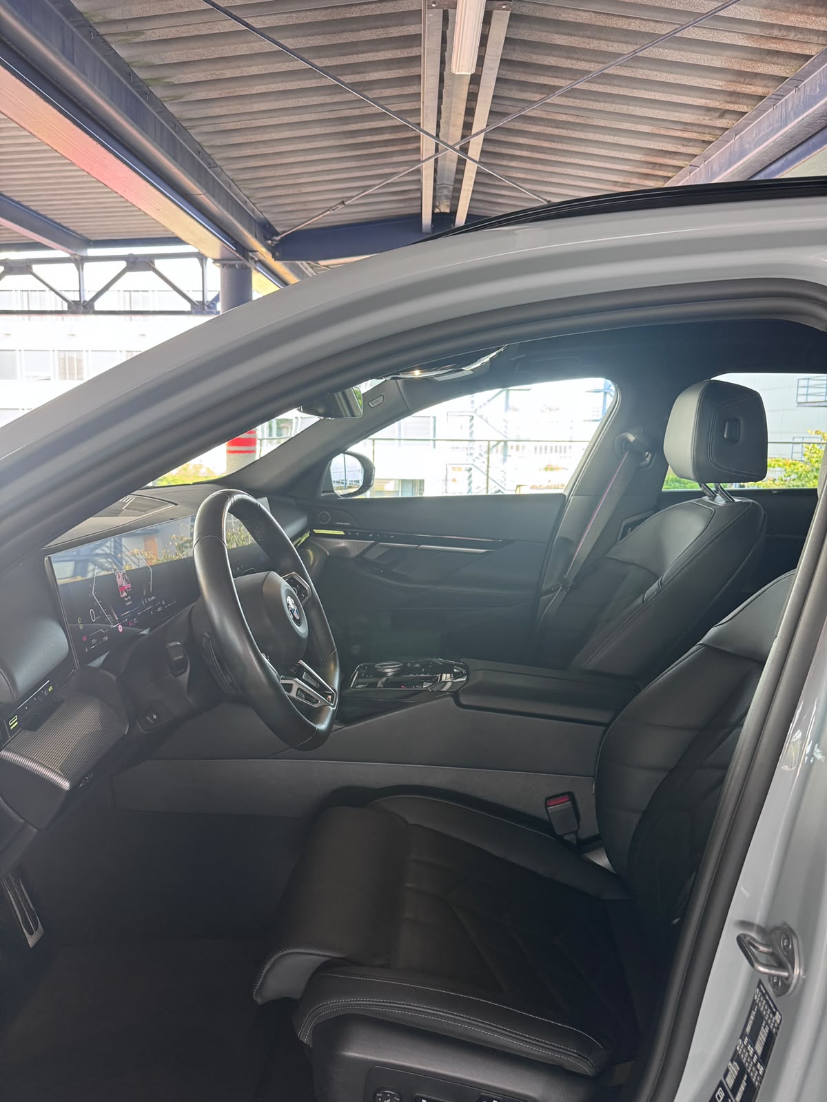 BMW 520d xDrive-image-8