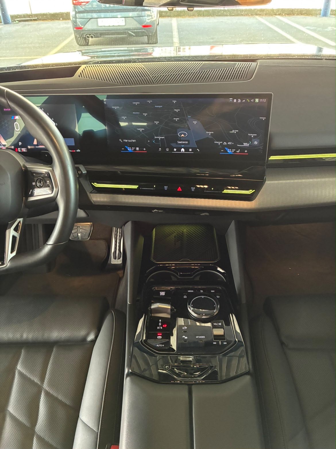 BMW 520d xDrive-image-12