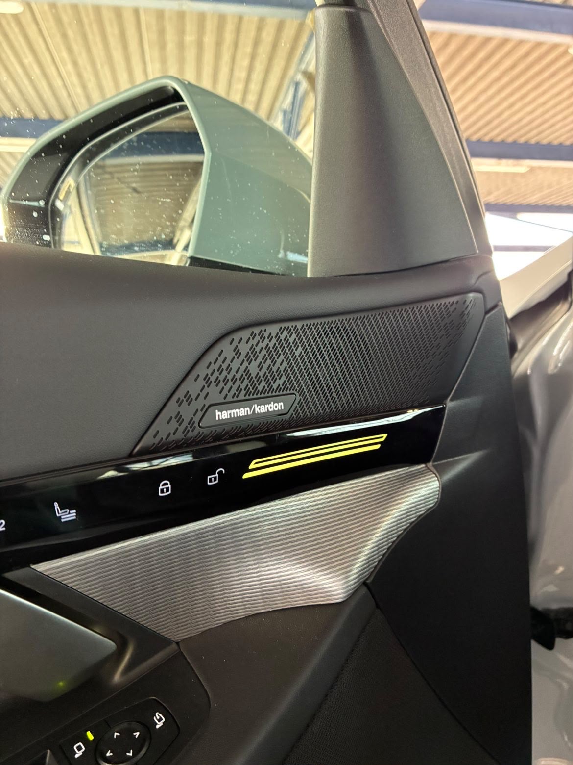 BMW 520d xDrive-image-16
