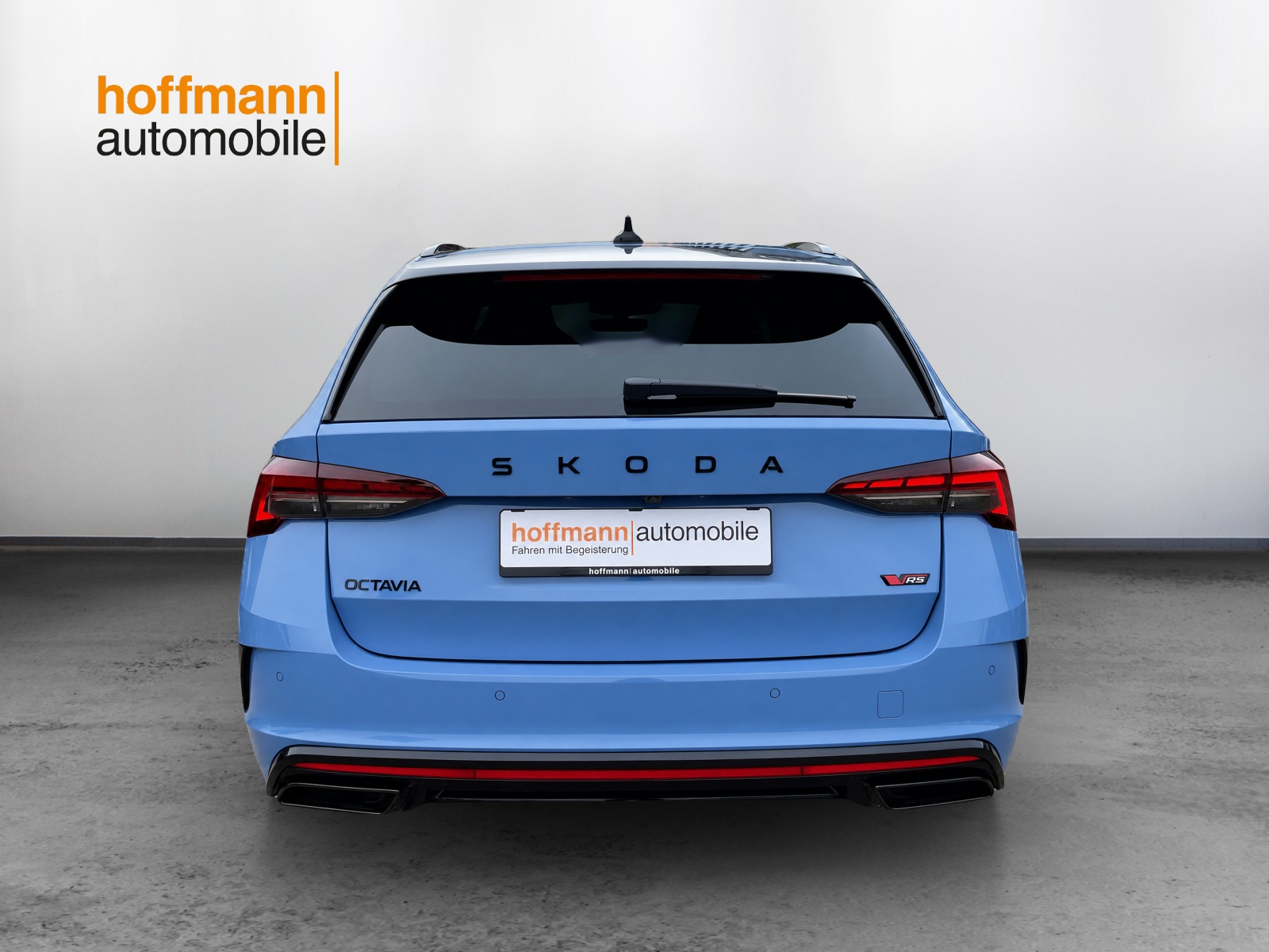 SKODA Octavia Combi 2.0 TSI DSG RS 30 Years Edition-image-4
