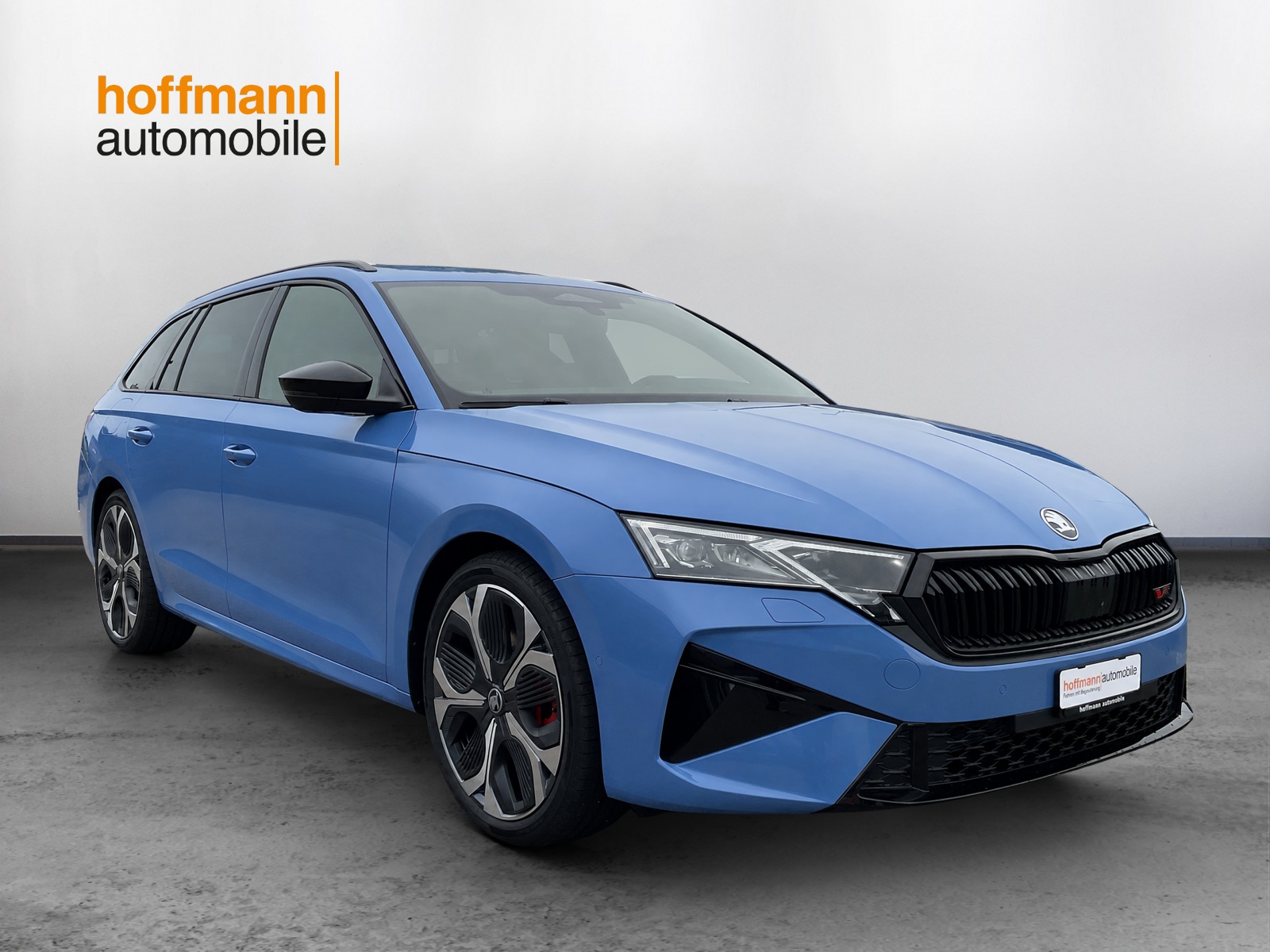 SKODA Octavia Combi 2.0 TSI DSG RS 30 Years Edition-showroom-element-2