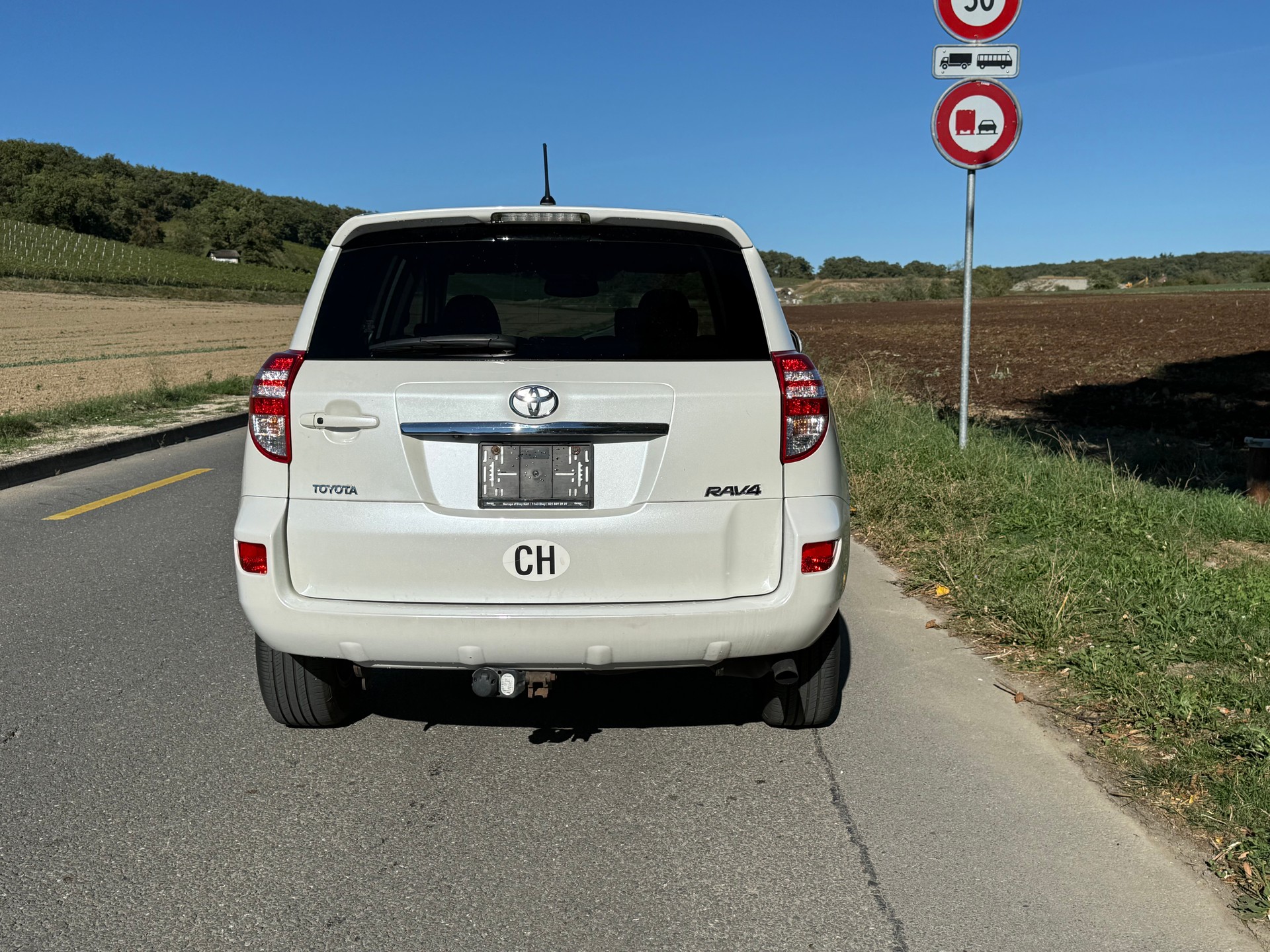 TOYOTA RAV-4 2.2D-4D Style-image-3