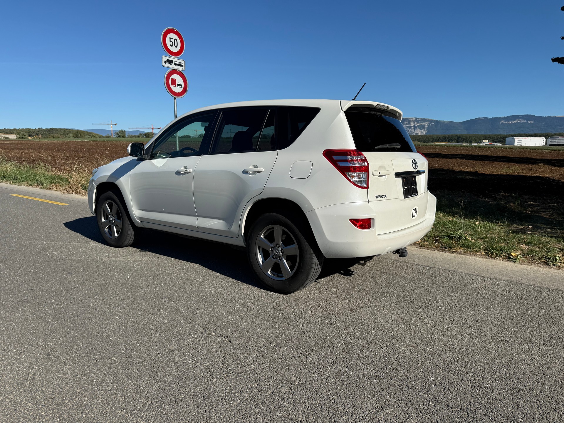 TOYOTA RAV-4 2.2D-4D Style-image-4